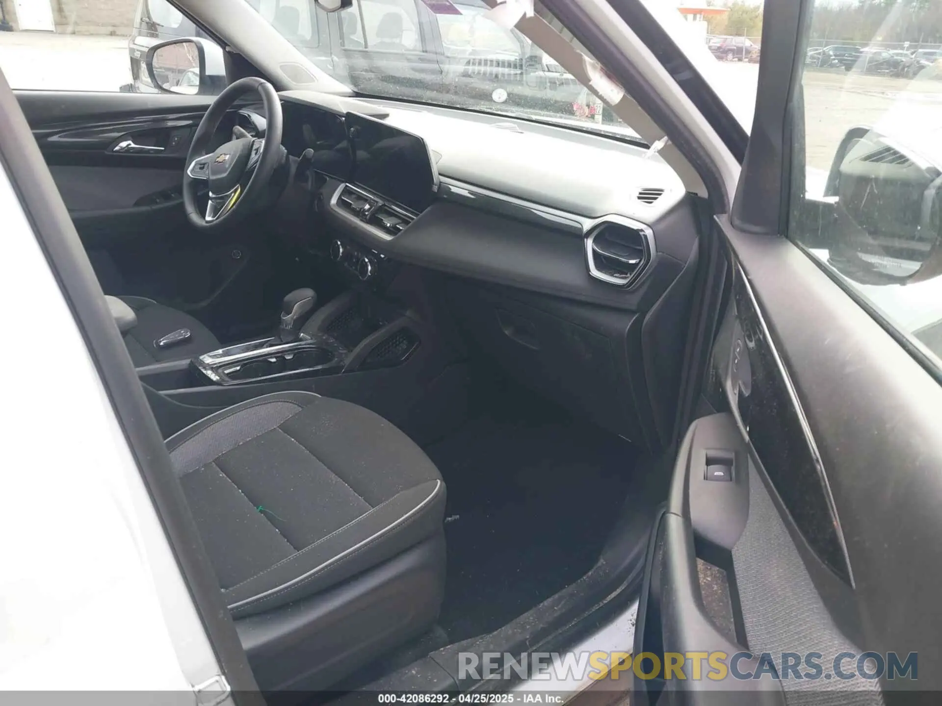 5 Фотография поврежденного автомобиля KL79MRSLXSB071864 CHEVROLET TRAILBLAZER 2025