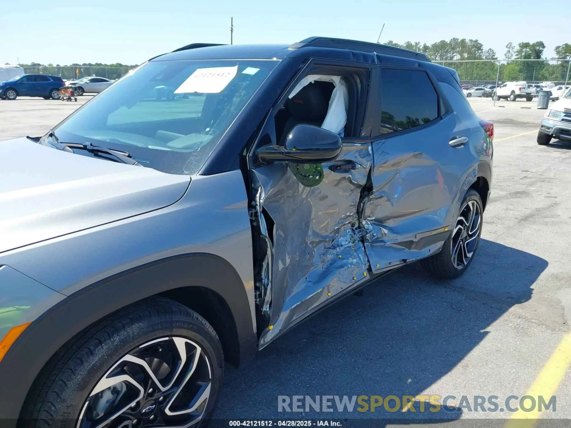 18 Photograph of a damaged car KL79MTSLXSB008647 CHEVROLET TRAILBLAZER 2025
