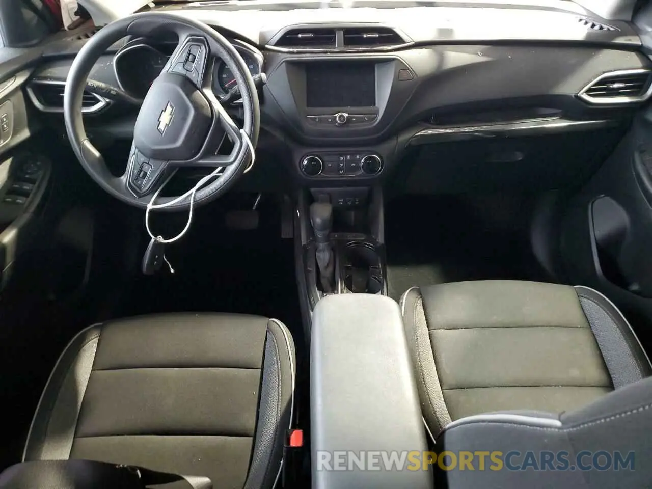 8 Фотография поврежденного автомобиля KL79MMS25MB136603 CHEVROLET TRAILBLZR 2021