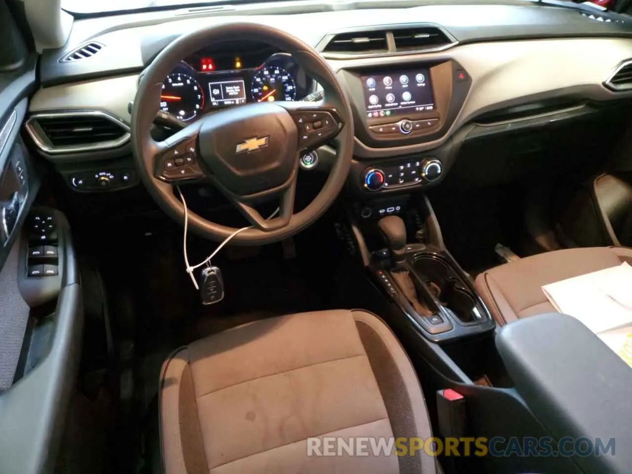8 Фотография поврежденного автомобиля KL79MPS28MB118825 CHEVROLET TRAILBLZR 2021