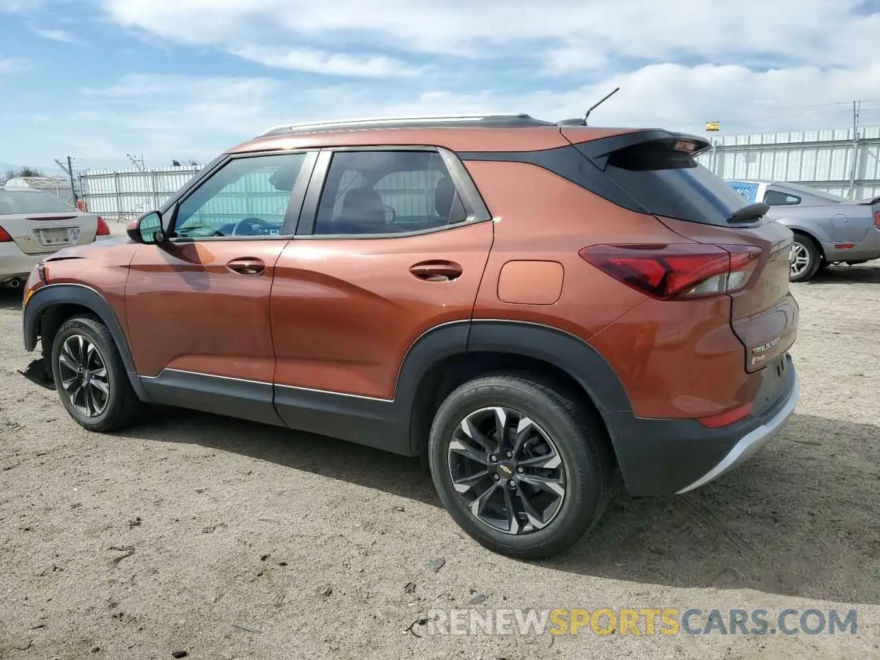 2 Фотография поврежденного автомобиля KL79MPS2XMB020024 CHEVROLET TRAILBLZR 2021