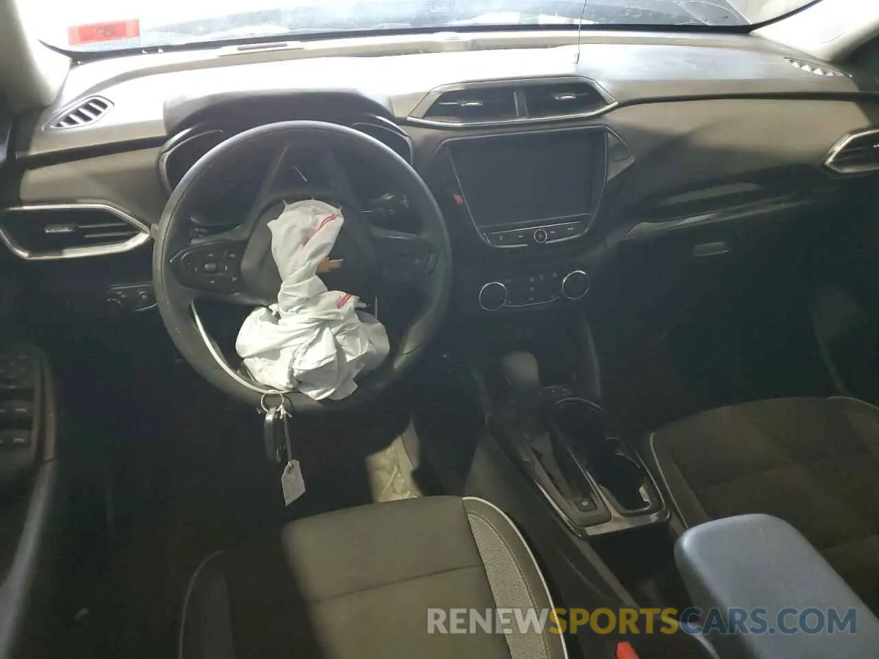 8 Photograph of a damaged car KL79MRSL0MB076526 CHEVROLET TRAILBLZR 2021