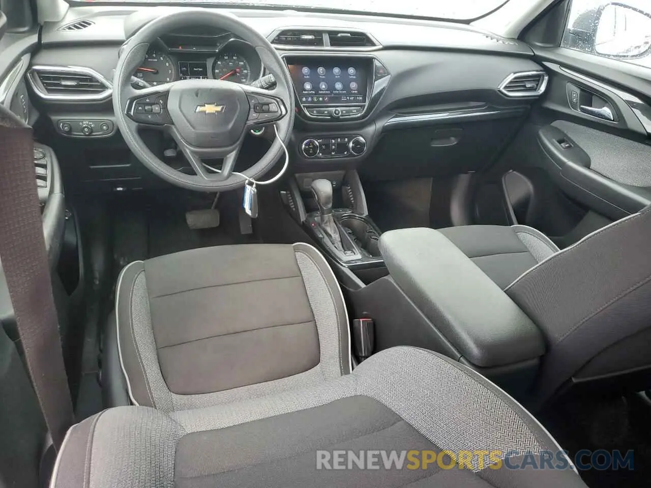 8 Фотография поврежденного автомобиля KL79MRSLXMB115977 CHEVROLET TRAILBLZR 2021