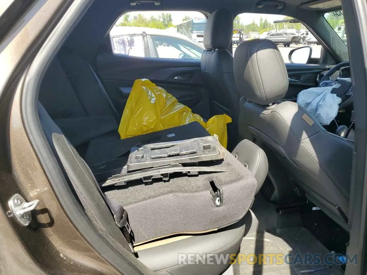 10 Photograph of a damaged car KL79MSSLXMB125724 CHEVROLET TRAILBLZR 2021