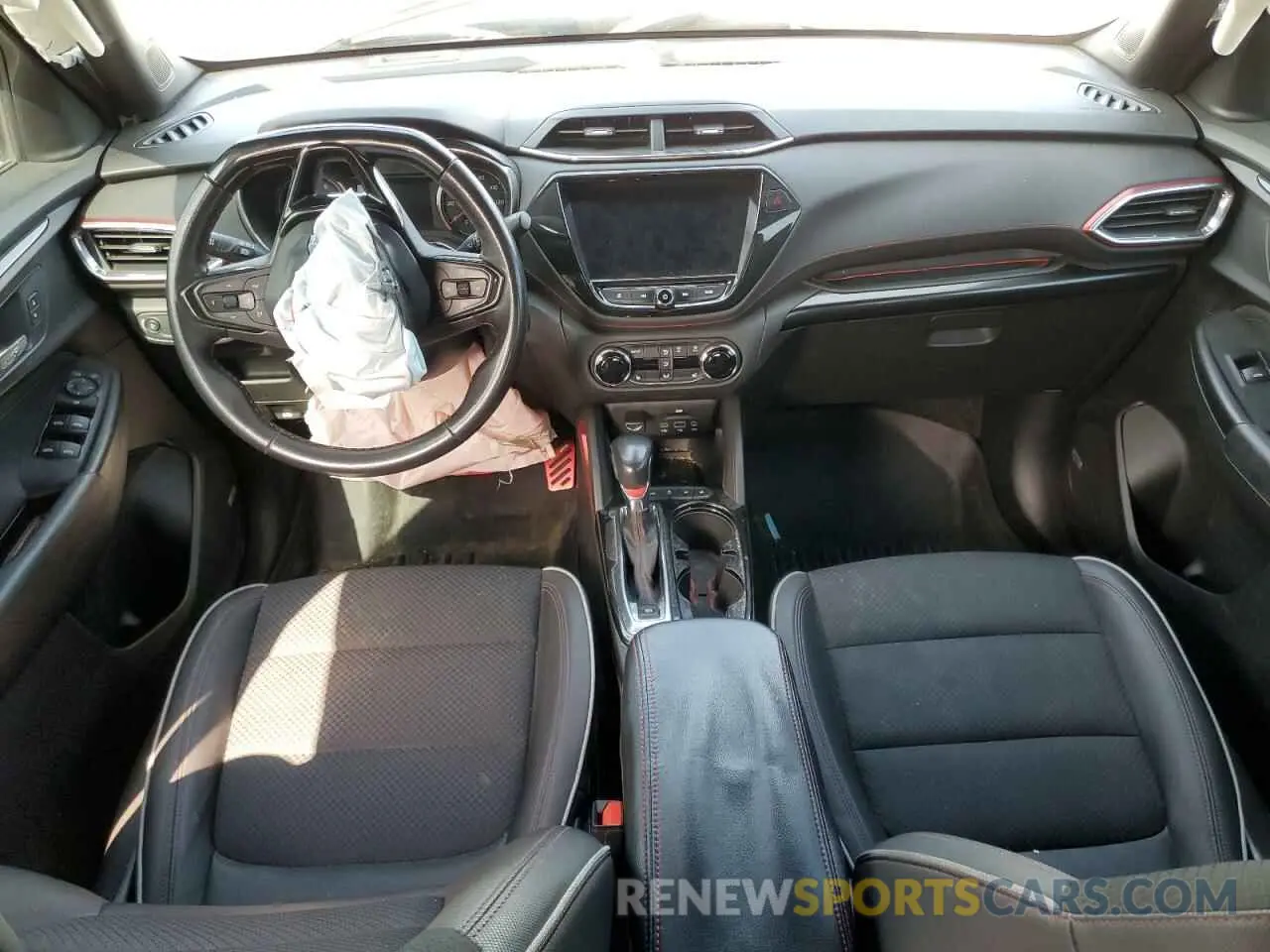 8 Фотография поврежденного автомобиля KL79MTSL2MB014350 CHEVROLET TRAILBLZR 2021