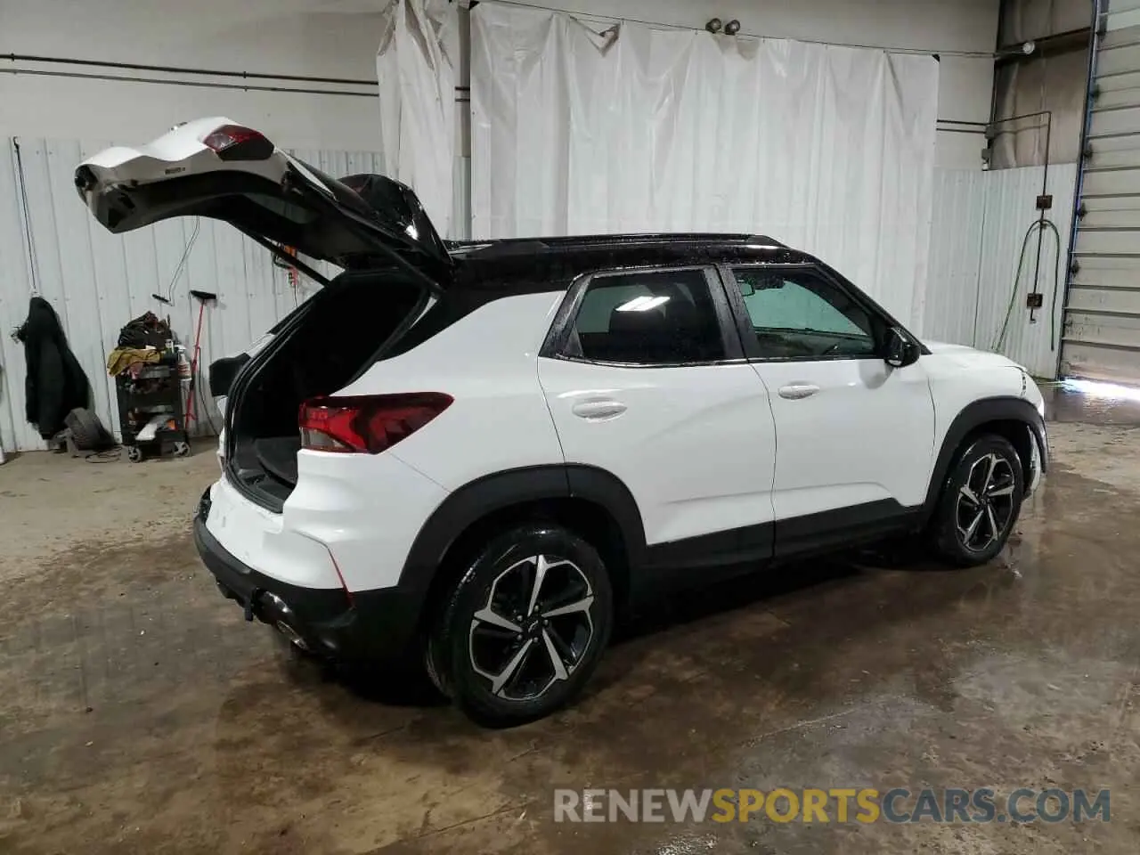 3 Фотография поврежденного автомобиля KL79MUSL4MB059036 CHEVROLET TRAILBLZR 2021