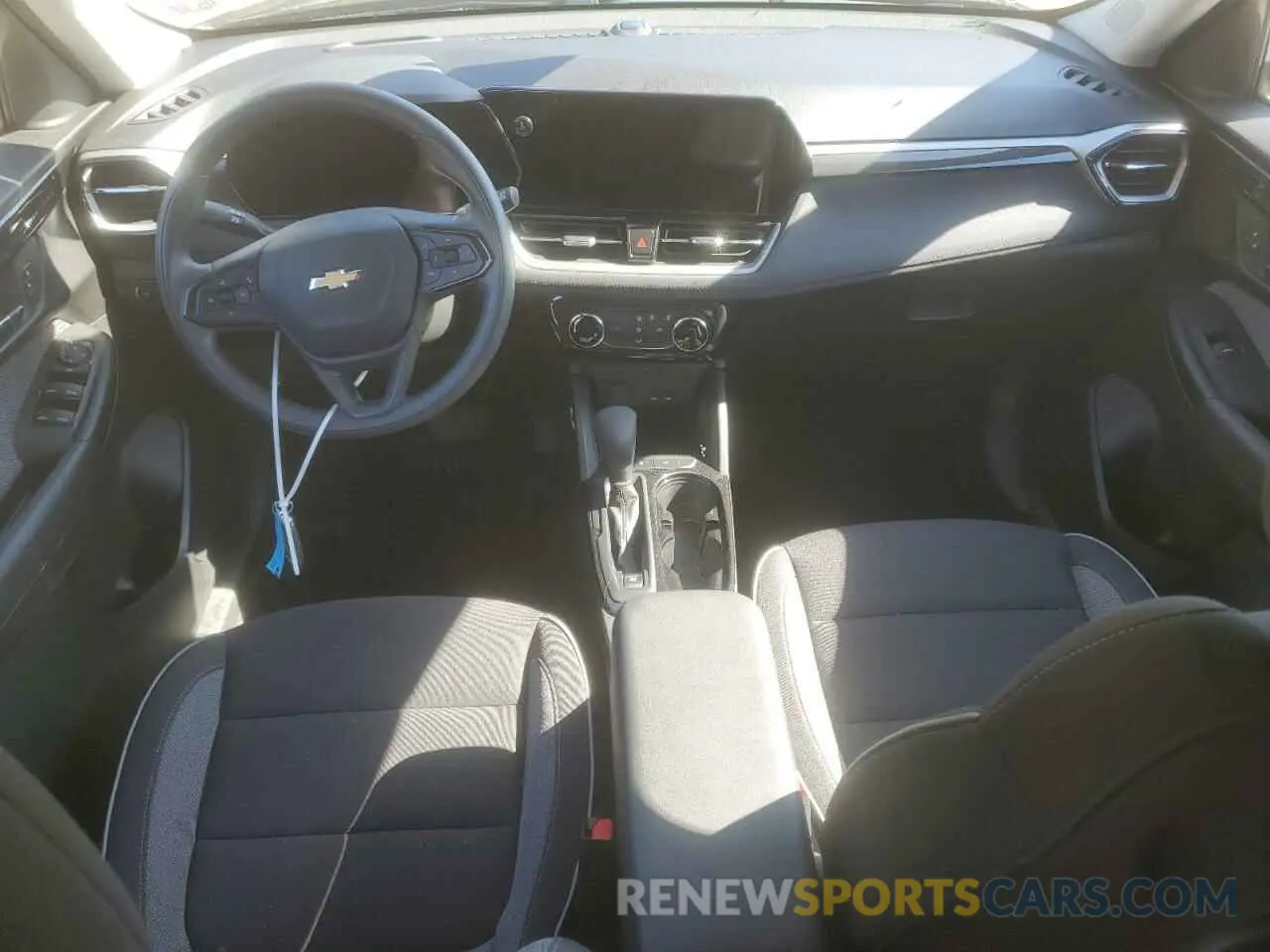 8 Фотография поврежденного автомобиля KL79MPS29RB209965 CHEVROLET TRAILBLZR 2024