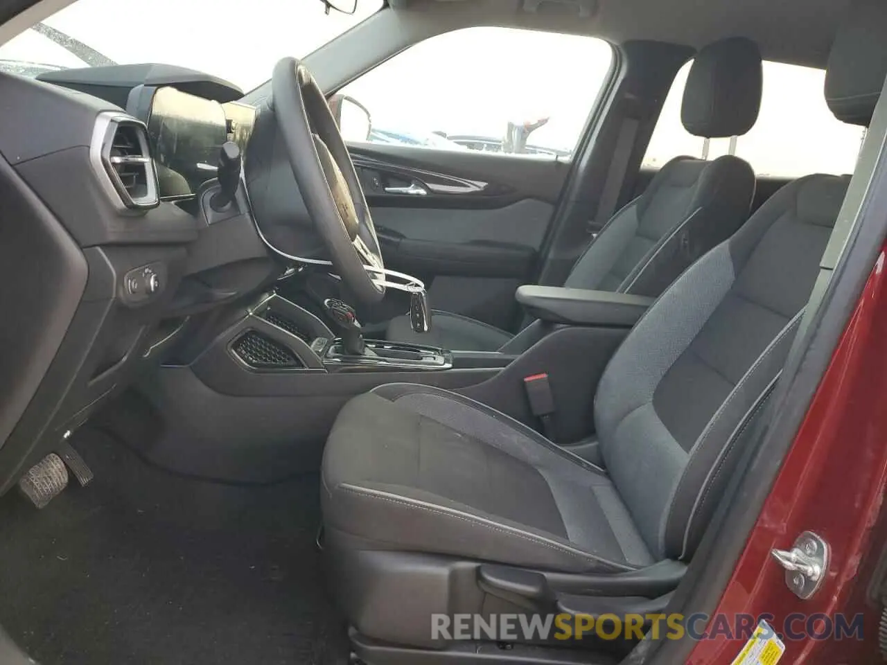 7 Фотография поврежденного автомобиля KL79MRSL5RB121452 CHEVROLET TRAILBLZR 2024