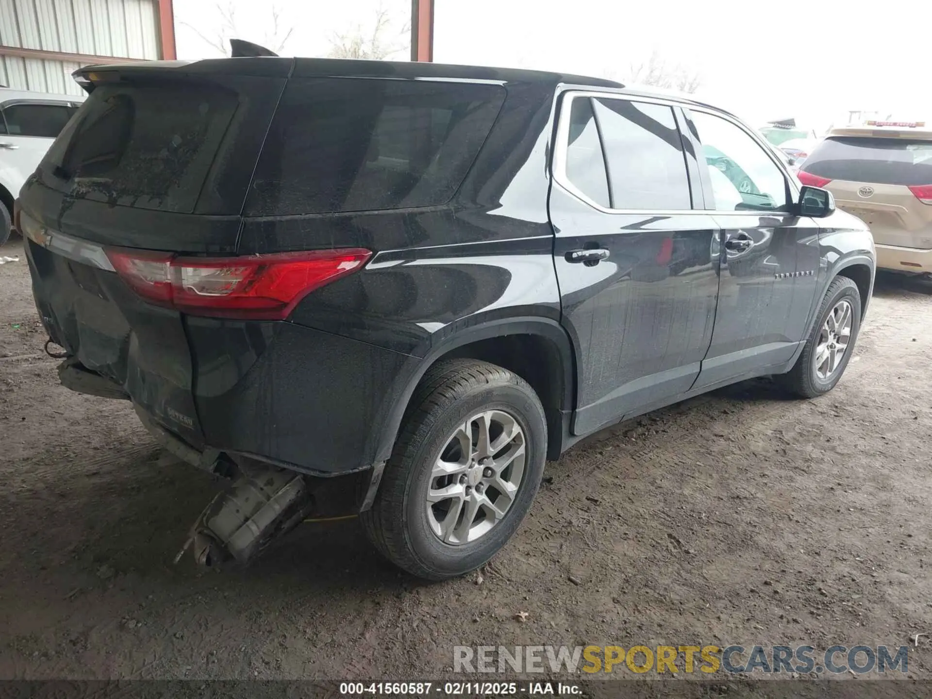 4 Photograph of a damaged car 1GNERFKW0KJ248012 CHEVROLET TRAVERSE 2019