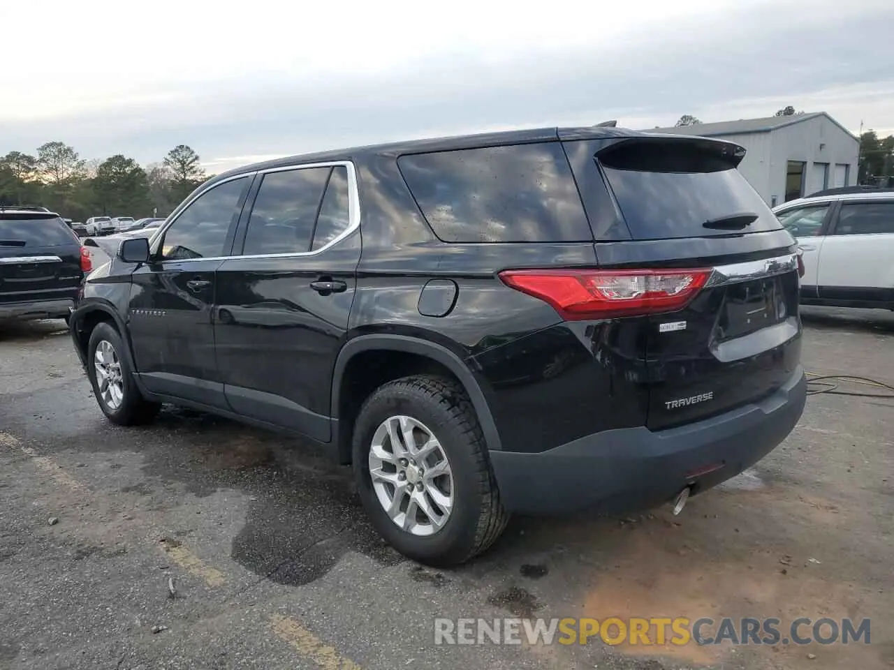 2 Photograph of a damaged car 1GNERFKW2KJ257813 CHEVROLET TRAVERSE 2019