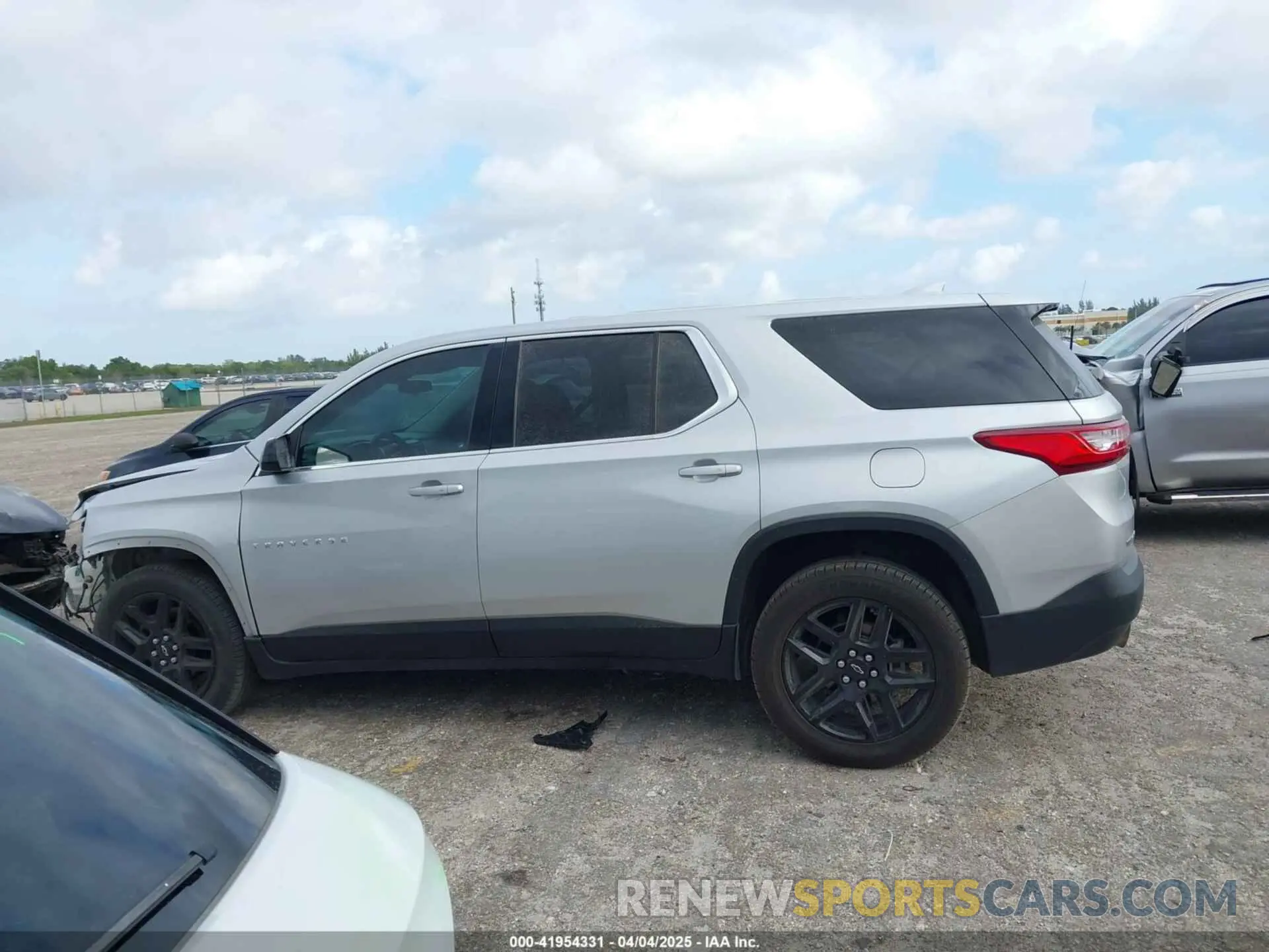 15 Фотография поврежденного автомобиля 1GNERFKW2KJ260713 CHEVROLET TRAVERSE 2019