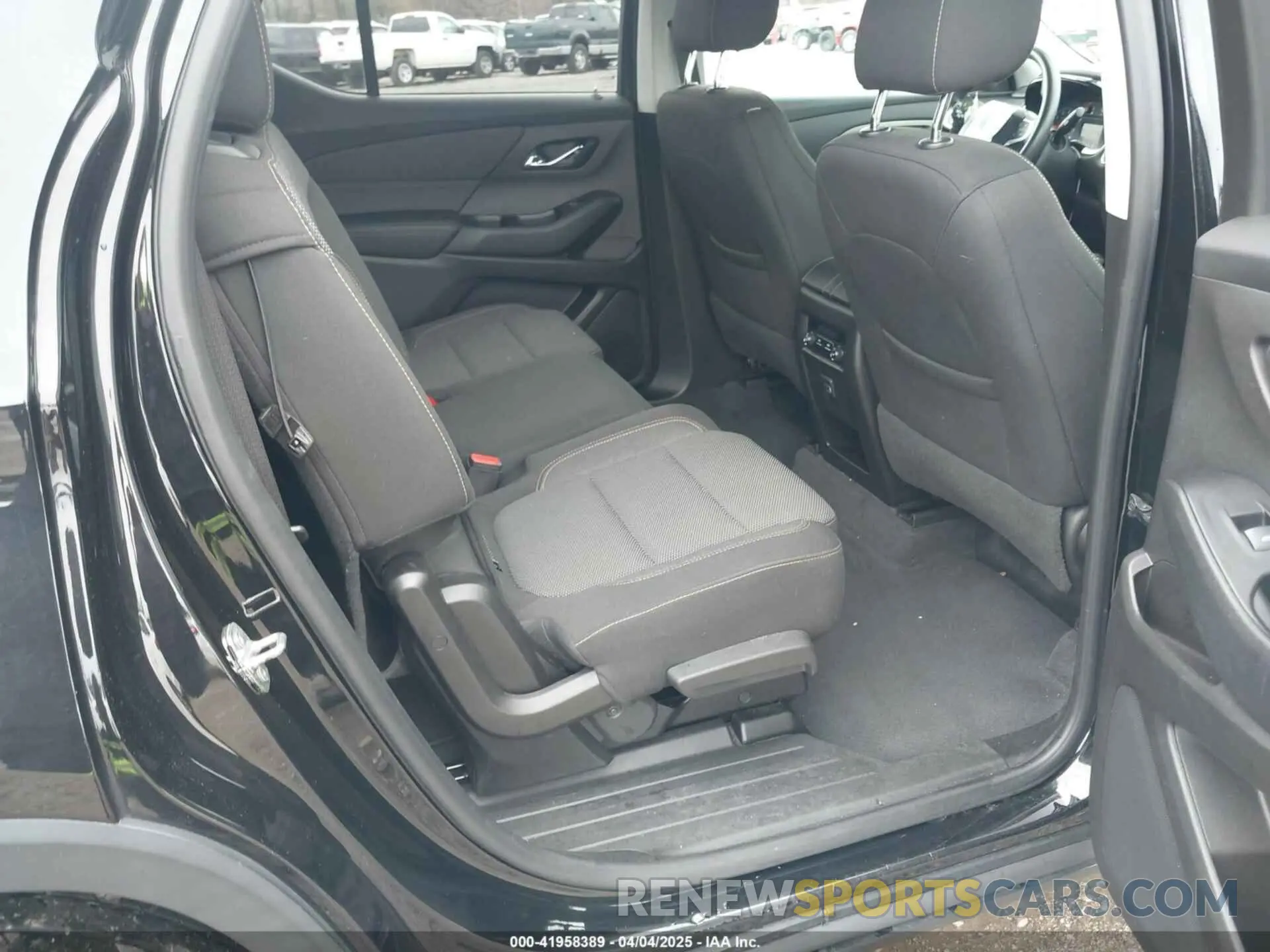 8 Фотография поврежденного автомобиля 1GNERFKW3KJ142931 CHEVROLET TRAVERSE 2019