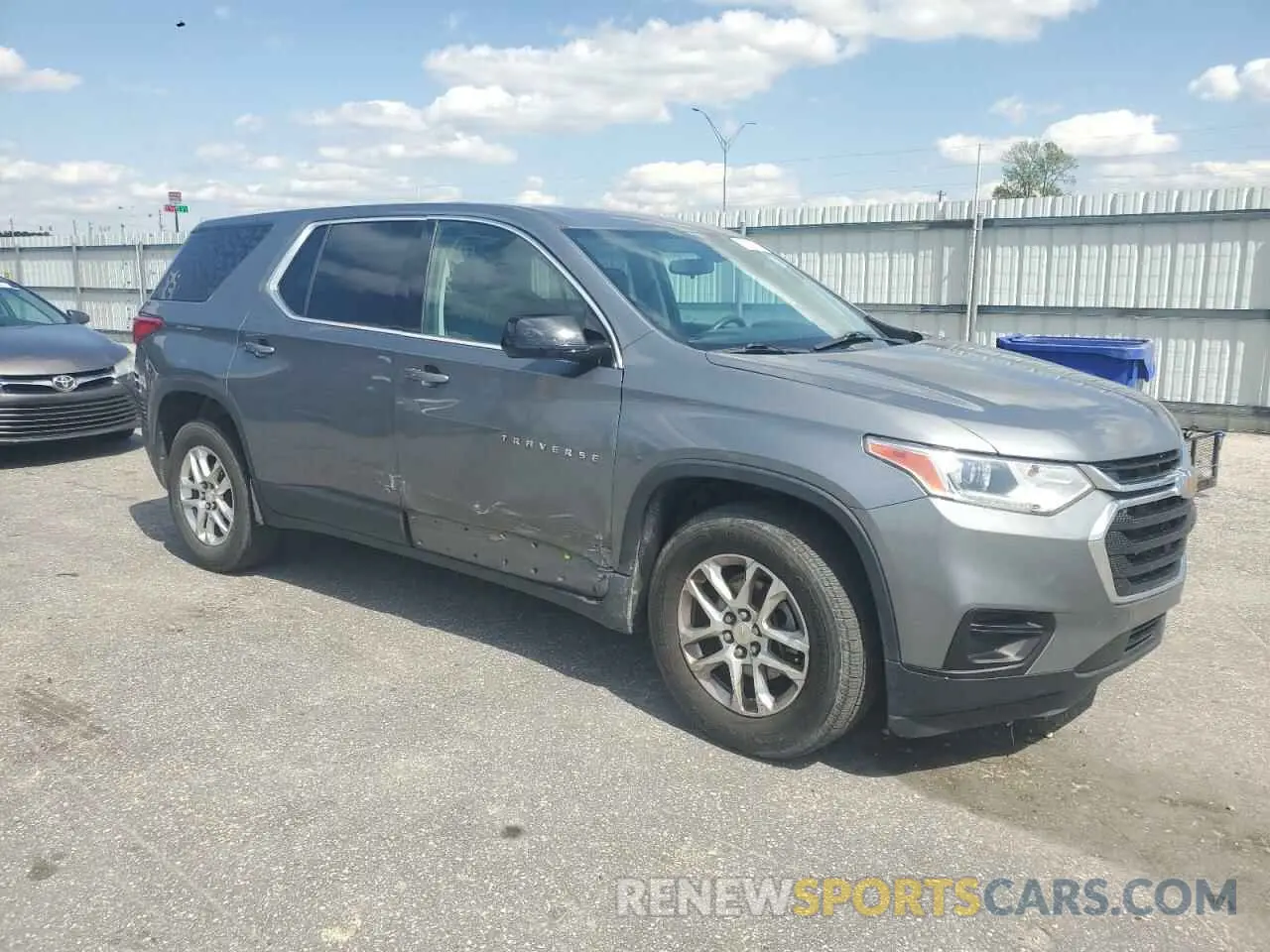 4 Фотография поврежденного автомобиля 1GNERFKW4KJ194696 CHEVROLET TRAVERSE 2019