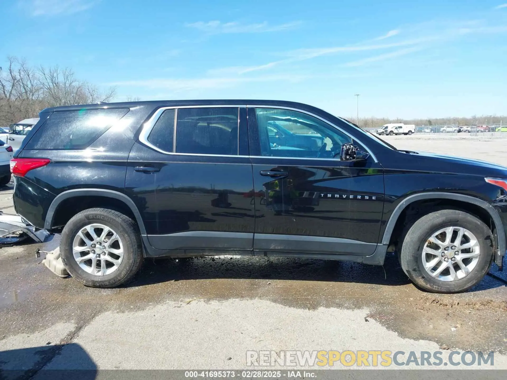 13 Photograph of a damaged car 1GNERFKW5KJ283466 CHEVROLET TRAVERSE 2019