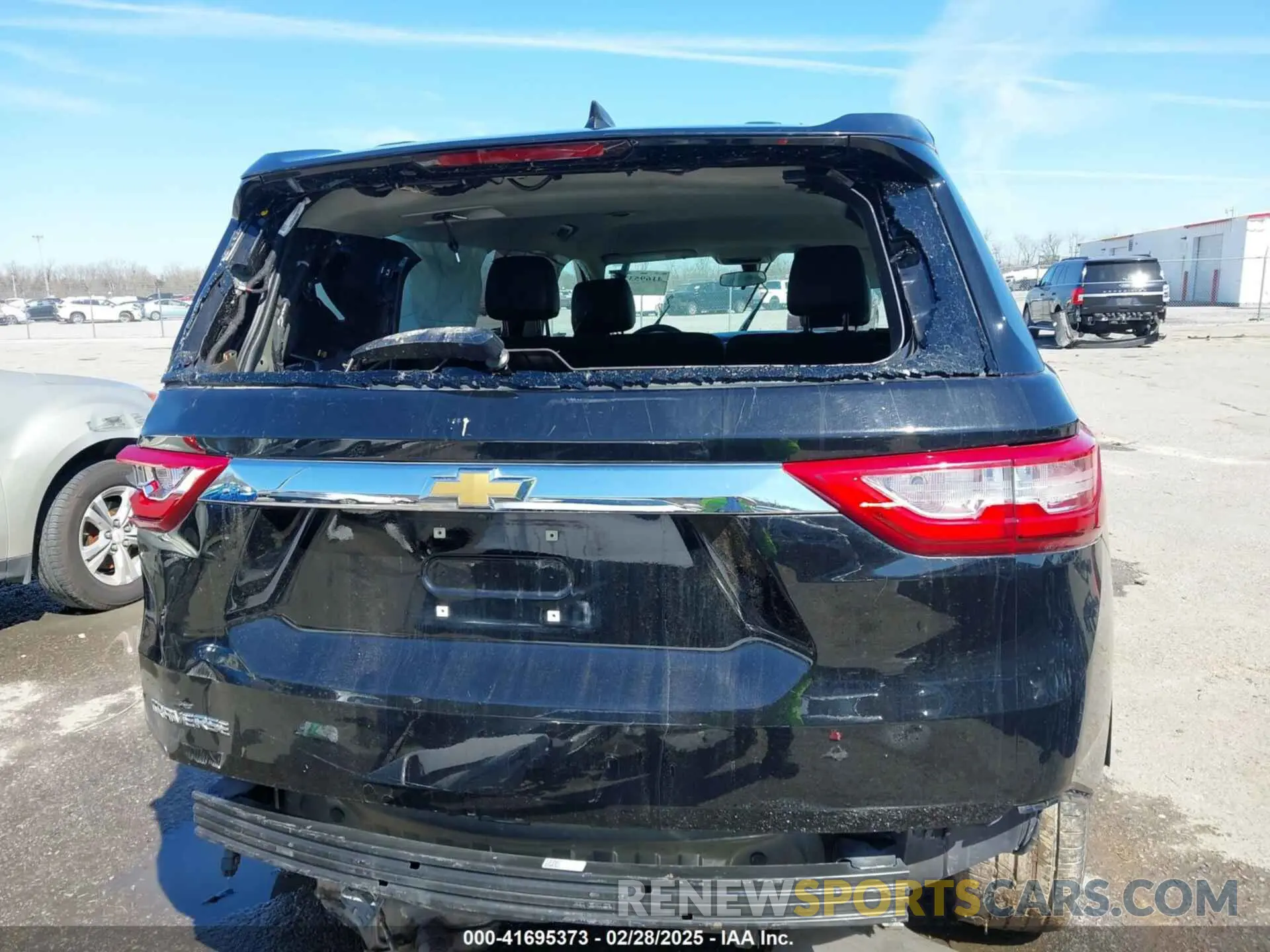 16 Photograph of a damaged car 1GNERFKW5KJ283466 CHEVROLET TRAVERSE 2019