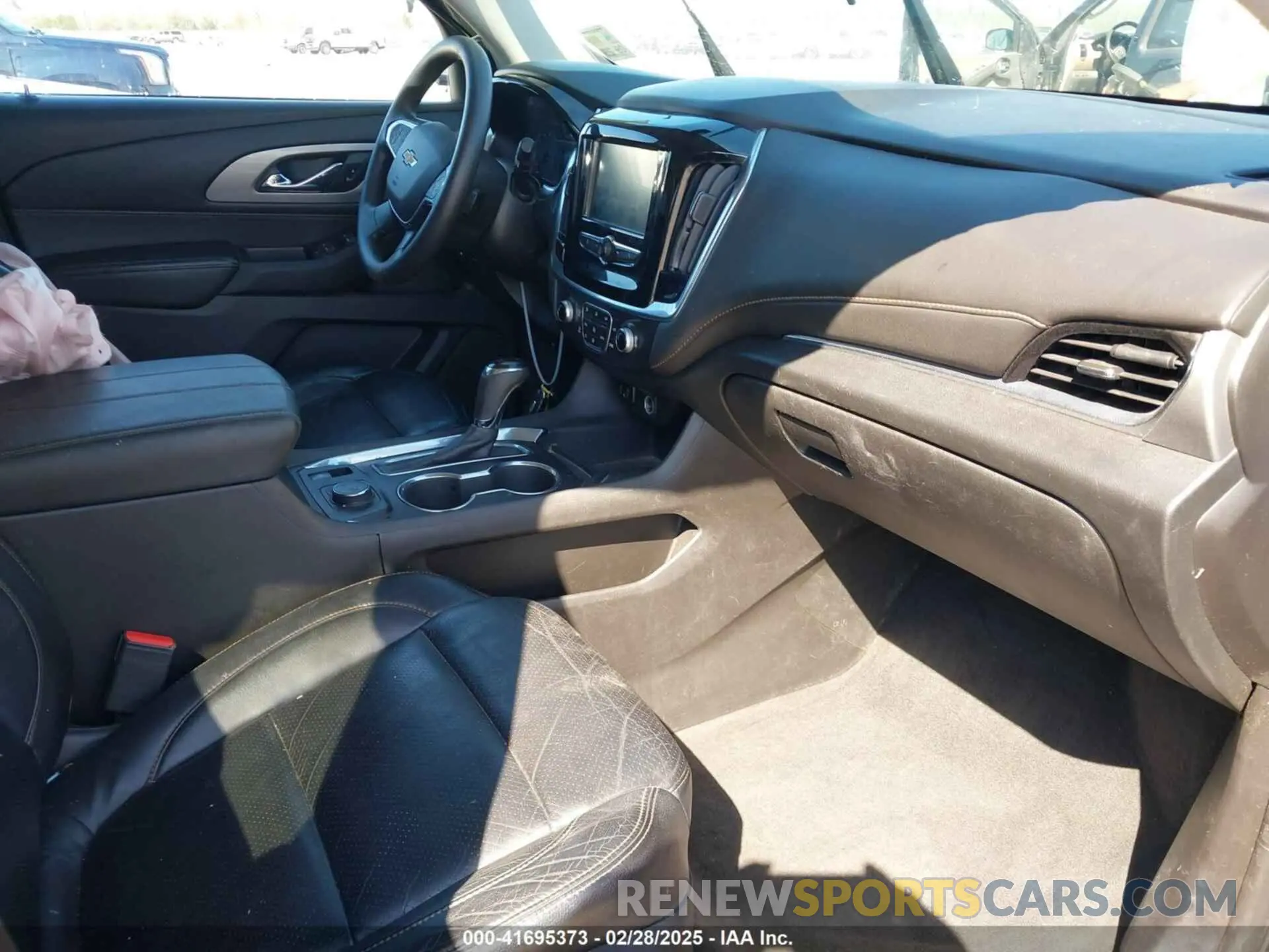 5 Photograph of a damaged car 1GNERFKW5KJ283466 CHEVROLET TRAVERSE 2019