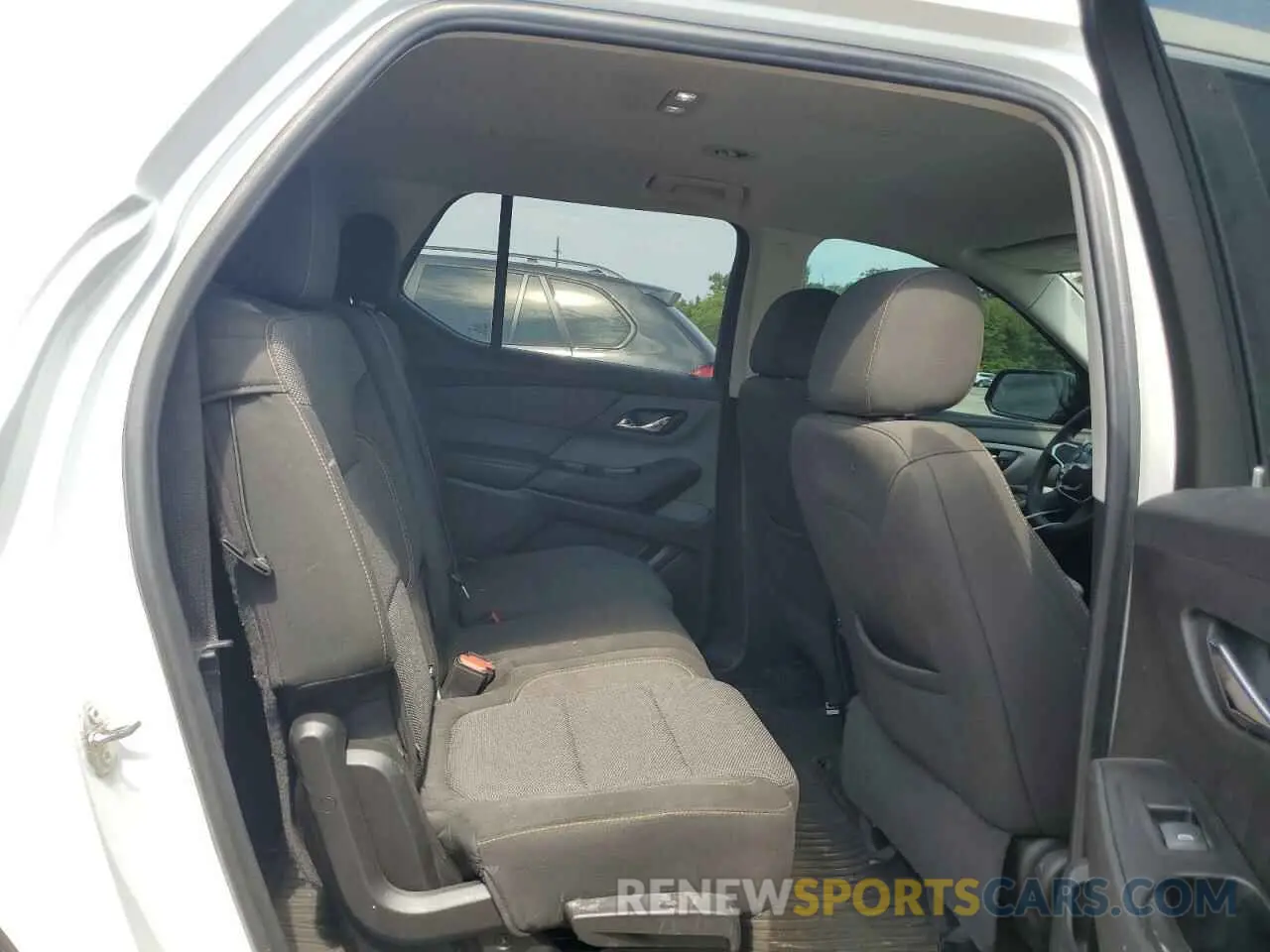 11 Photograph of a damaged car 1GNERFKW5KJ301125 CHEVROLET TRAVERSE 2019