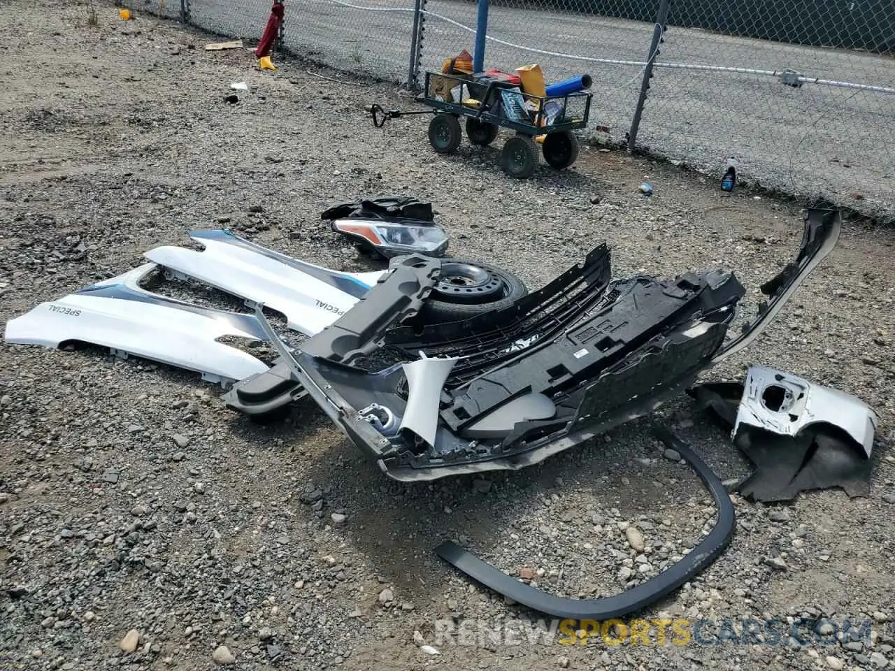 13 Photograph of a damaged car 1GNERFKW5KJ301125 CHEVROLET TRAVERSE 2019