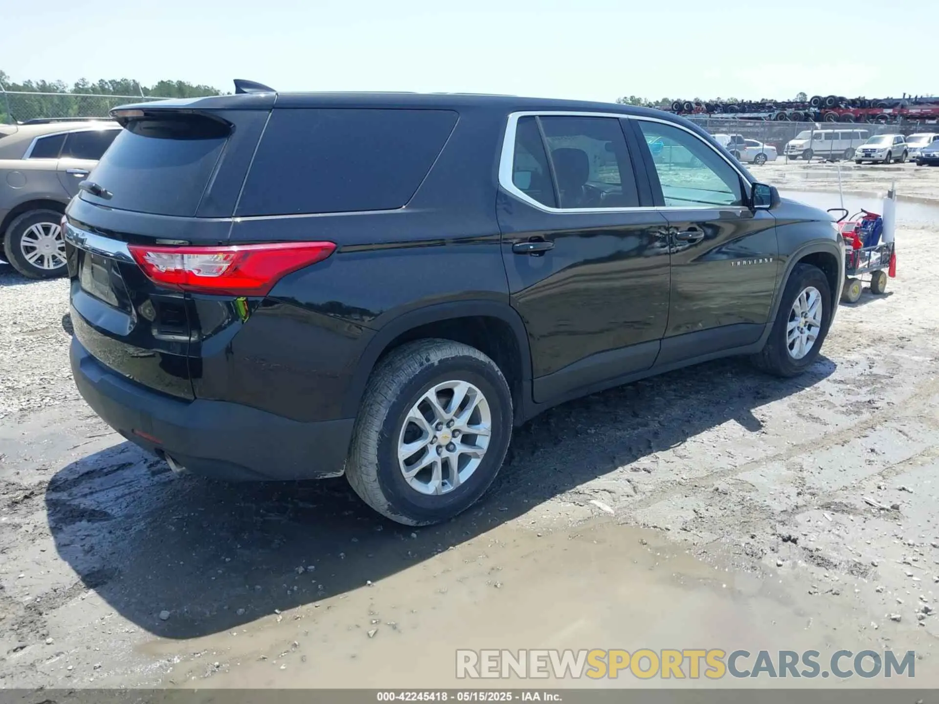 4 Photograph of a damaged car 1GNERFKW5KJ313467 CHEVROLET TRAVERSE 2019