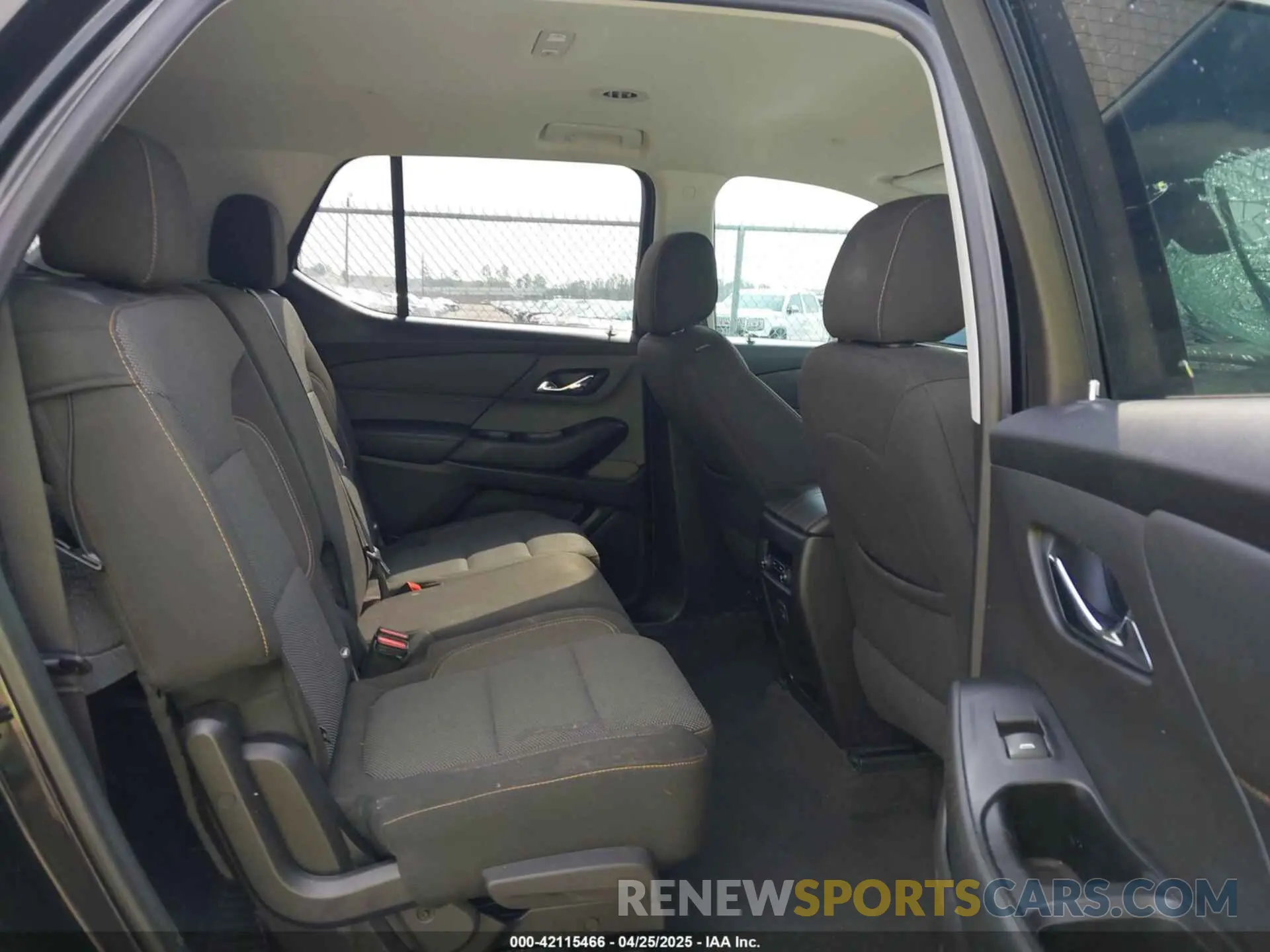 8 Photograph of a damaged car 1GNERFKW6KJ256728 CHEVROLET TRAVERSE 2019