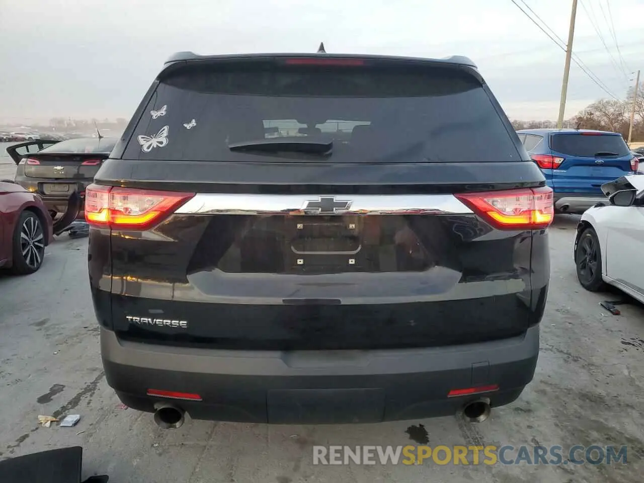 6 Photograph of a damaged car 1GNERFKW7KJ120057 CHEVROLET TRAVERSE 2019