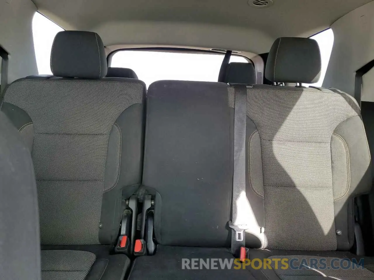 10 Photograph of a damaged car 1GNERFKW7KJ189363 CHEVROLET TRAVERSE 2019