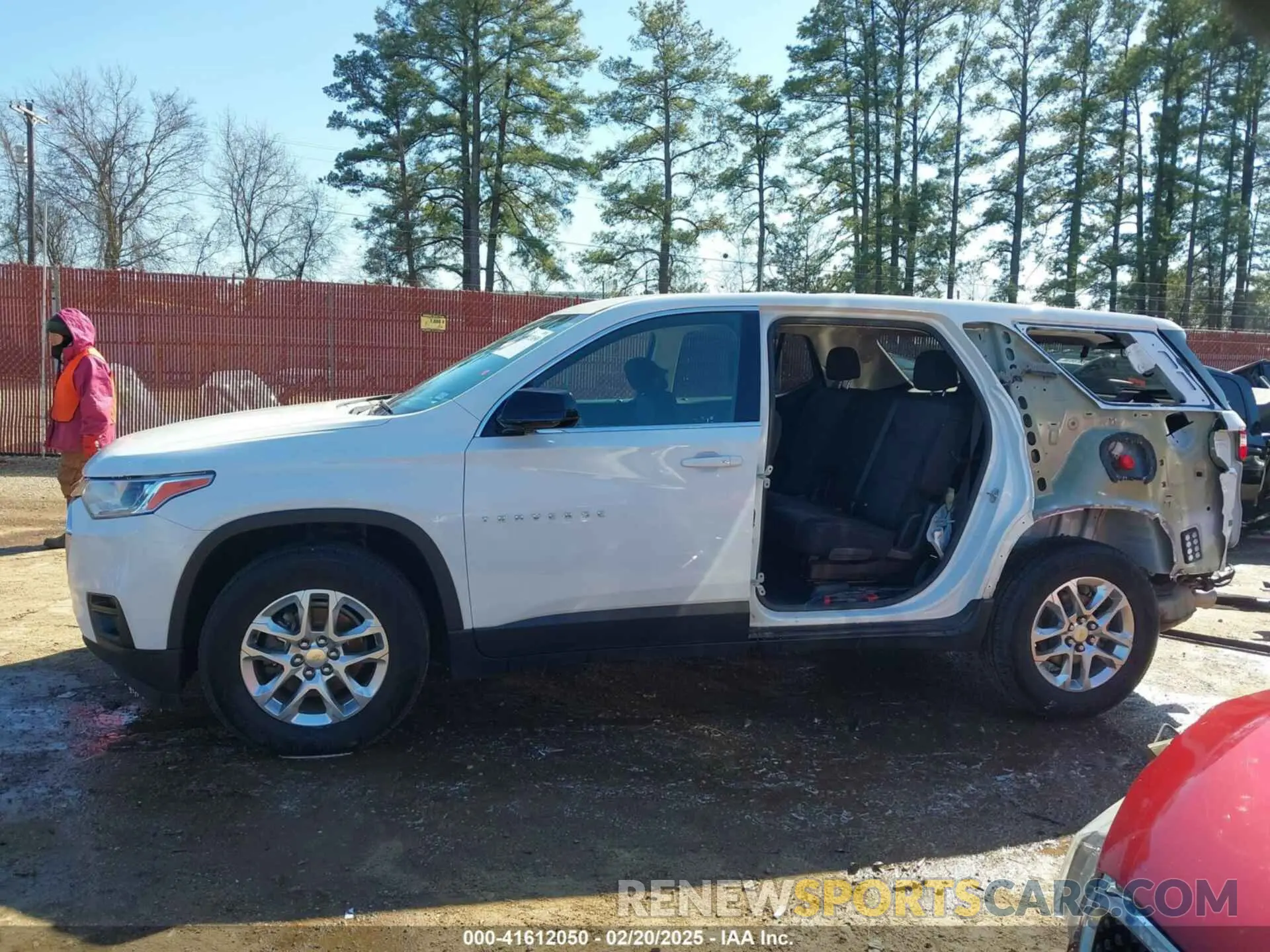 15 Photograph of a damaged car 1GNERFKW7KJ224791 CHEVROLET TRAVERSE 2019