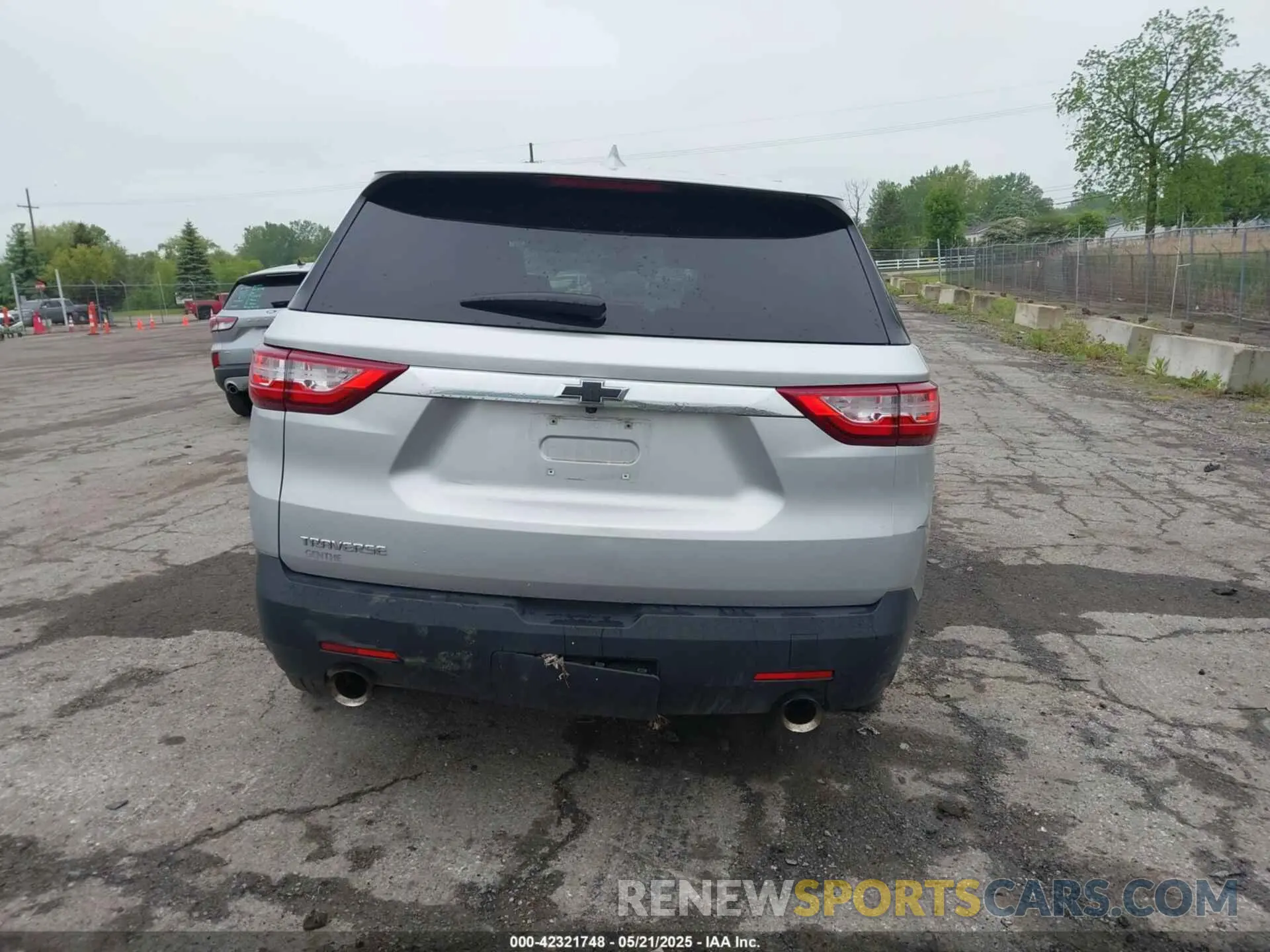 16 Photograph of a damaged car 1GNERFKW8KJ281842 CHEVROLET TRAVERSE 2019