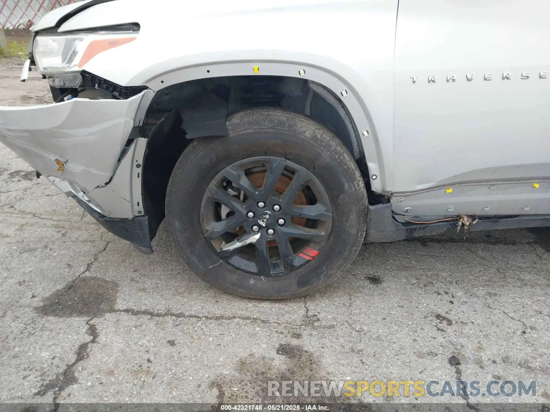 17 Photograph of a damaged car 1GNERFKW8KJ281842 CHEVROLET TRAVERSE 2019