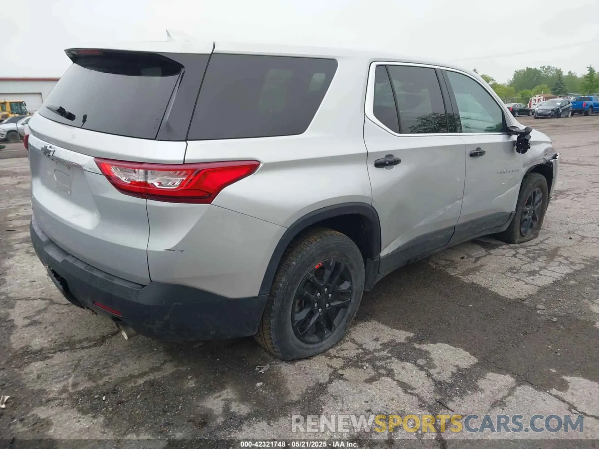 4 Photograph of a damaged car 1GNERFKW8KJ281842 CHEVROLET TRAVERSE 2019