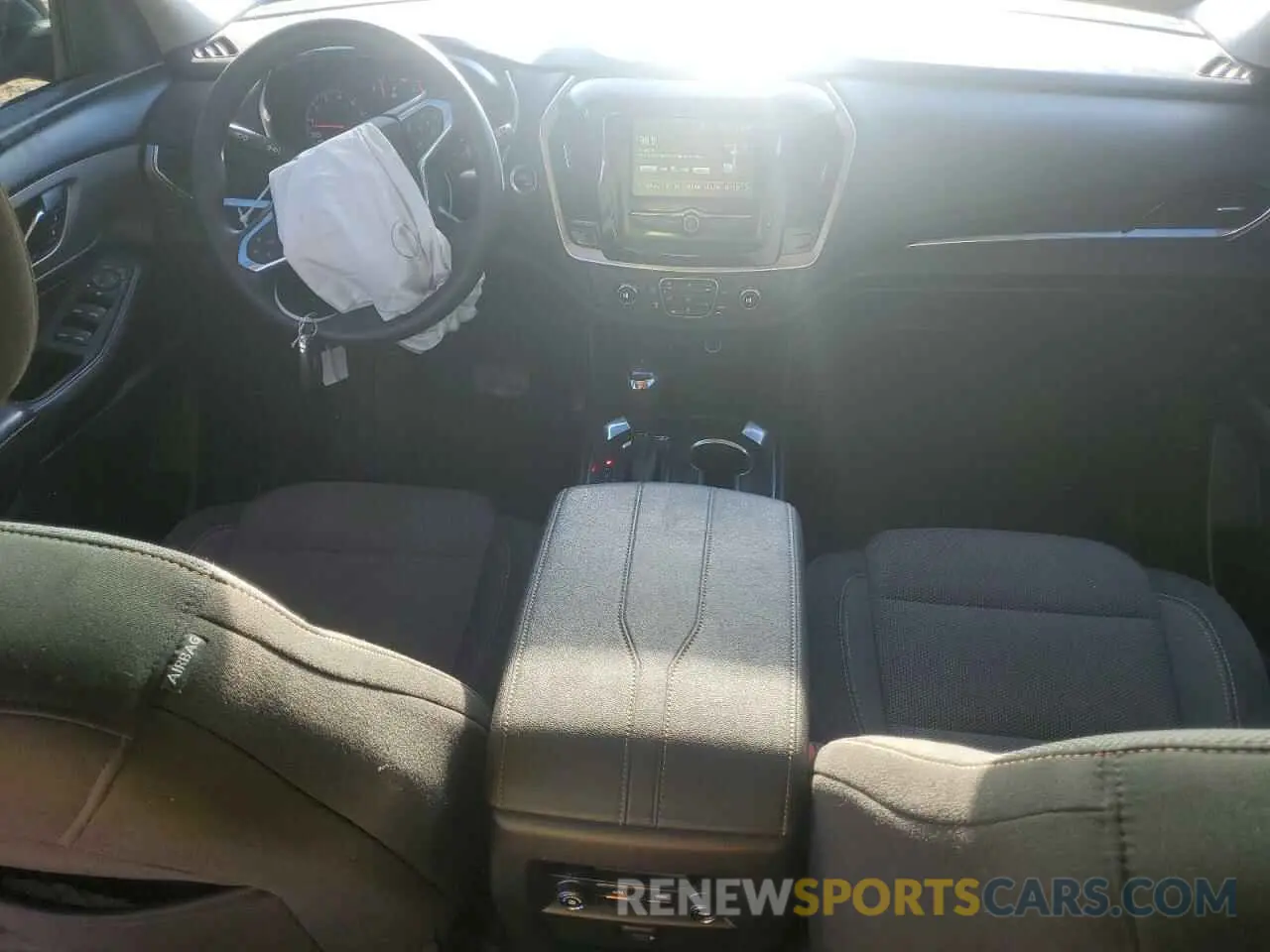 8 Photograph of a damaged car 1GNERFKW9KJ166473 CHEVROLET TRAVERSE 2019