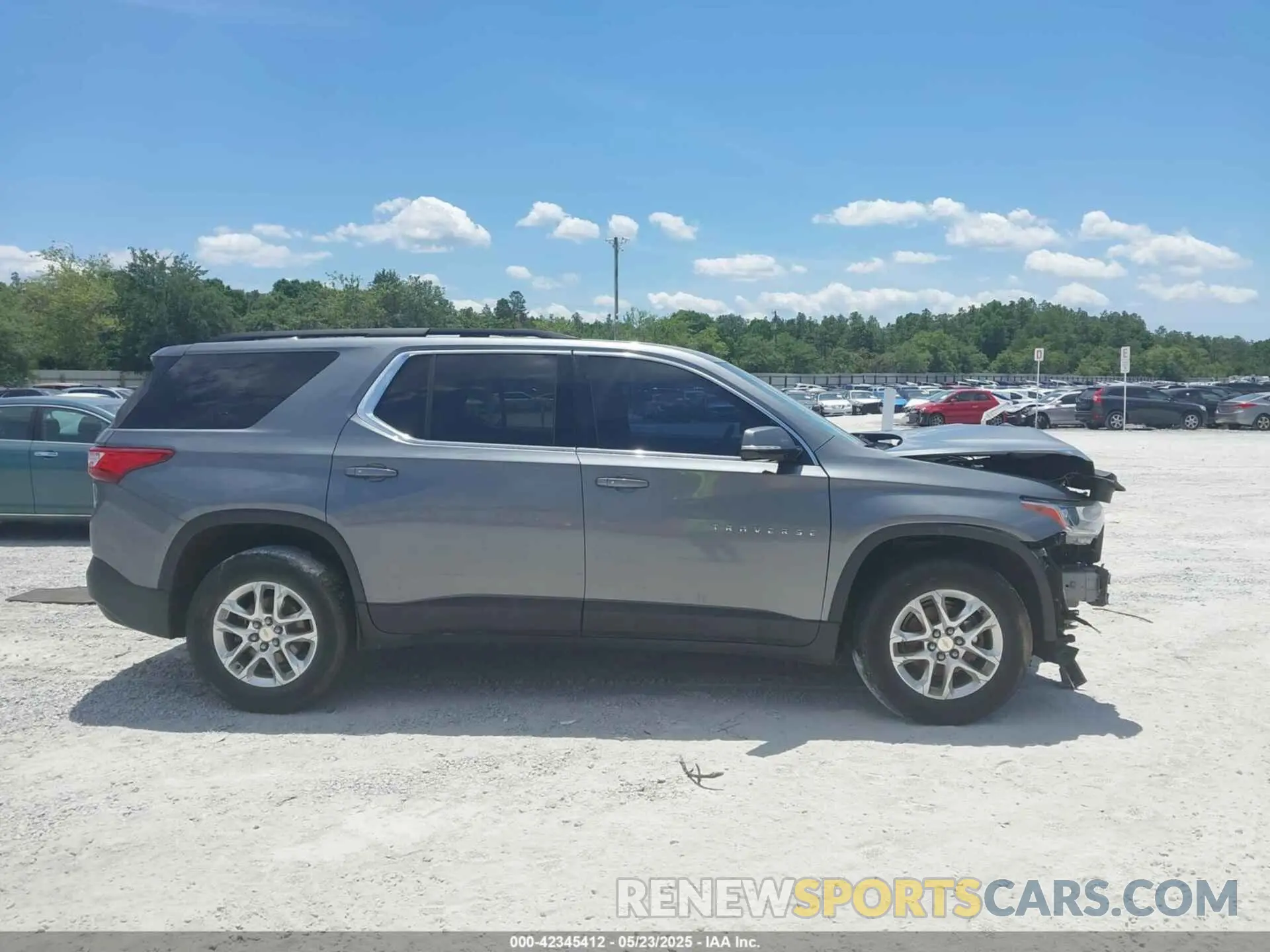 13 Photograph of a damaged car 1GNERGKW0KJ123288 CHEVROLET TRAVERSE 2019