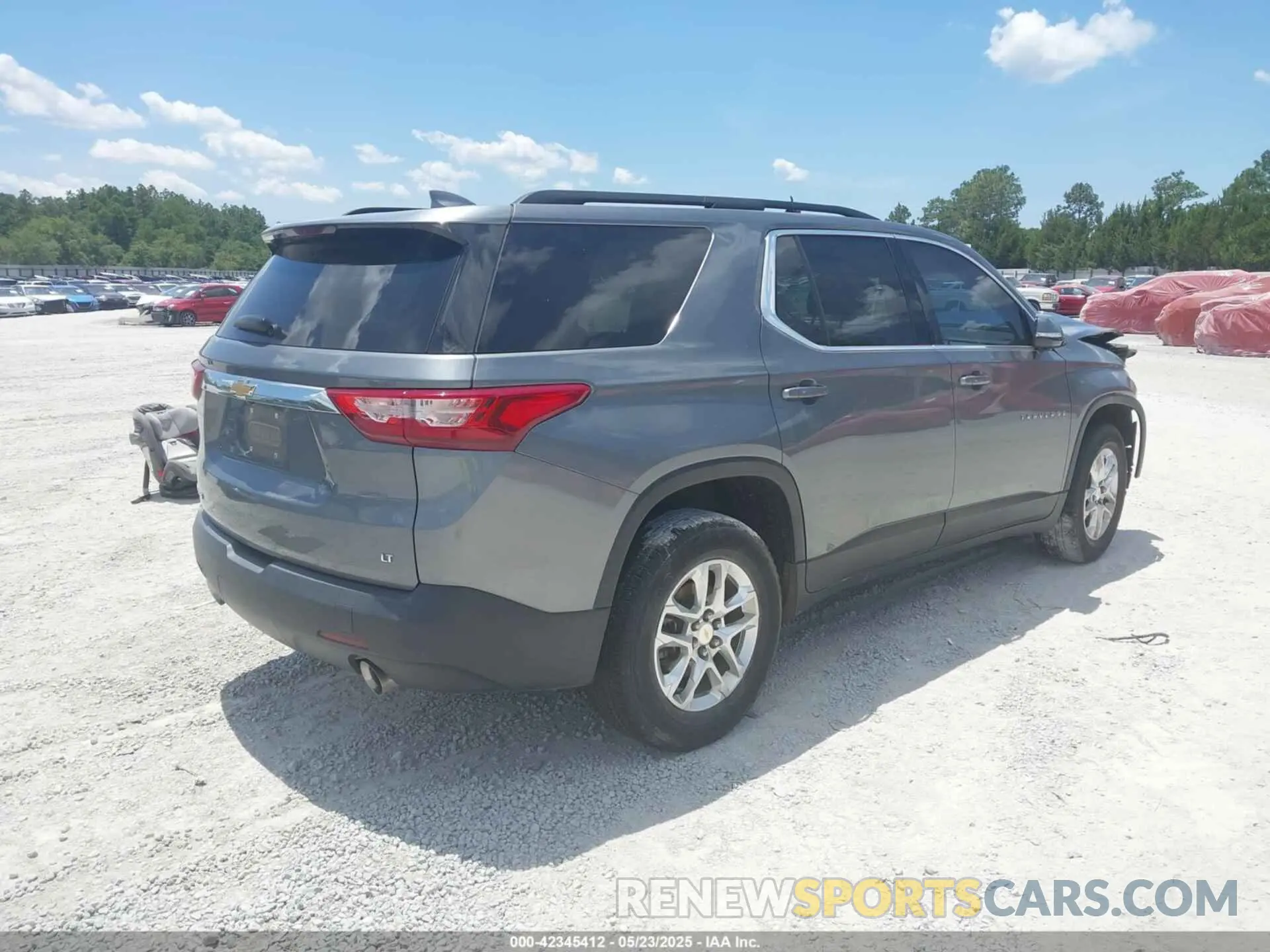 4 Photograph of a damaged car 1GNERGKW0KJ123288 CHEVROLET TRAVERSE 2019