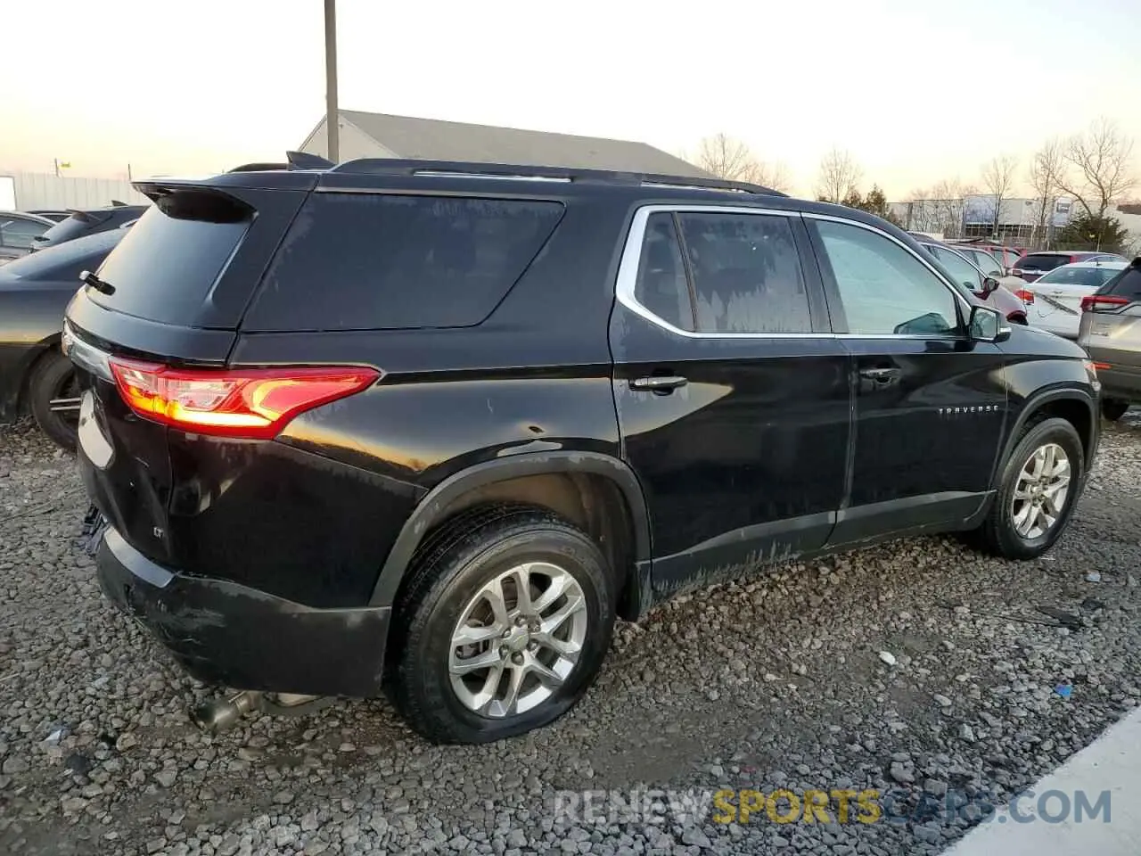 3 Photograph of a damaged car 1GNERGKW0KJ142407 CHEVROLET TRAVERSE 2019