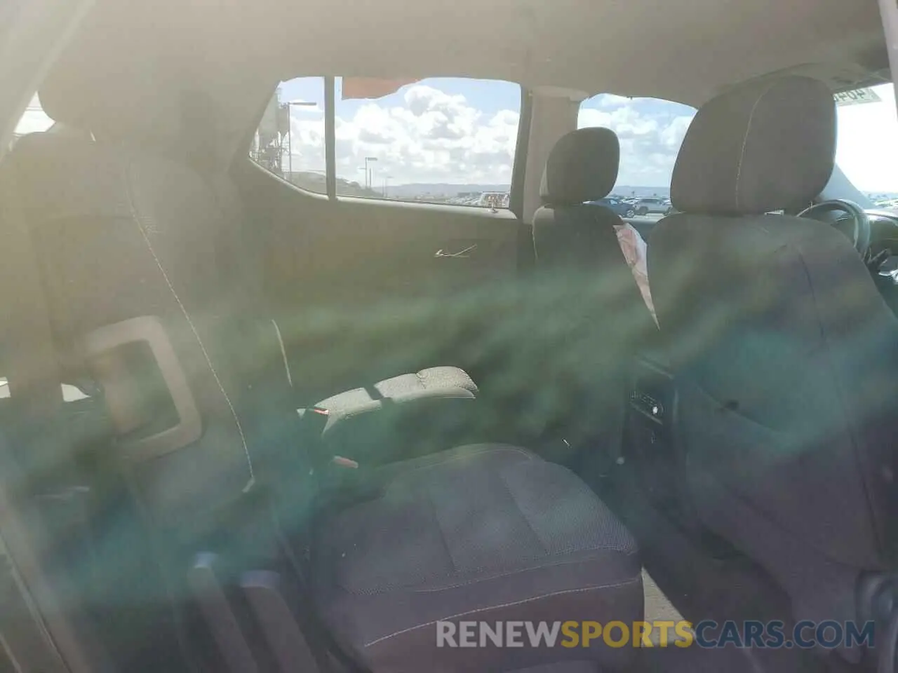 11 Photograph of a damaged car 1GNERGKW0KJ262532 CHEVROLET TRAVERSE 2019