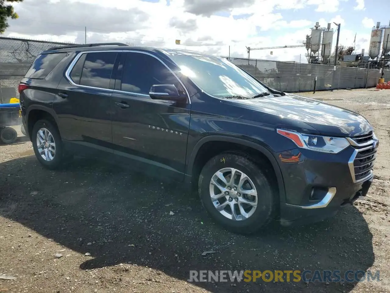 4 Photograph of a damaged car 1GNERGKW0KJ262532 CHEVROLET TRAVERSE 2019