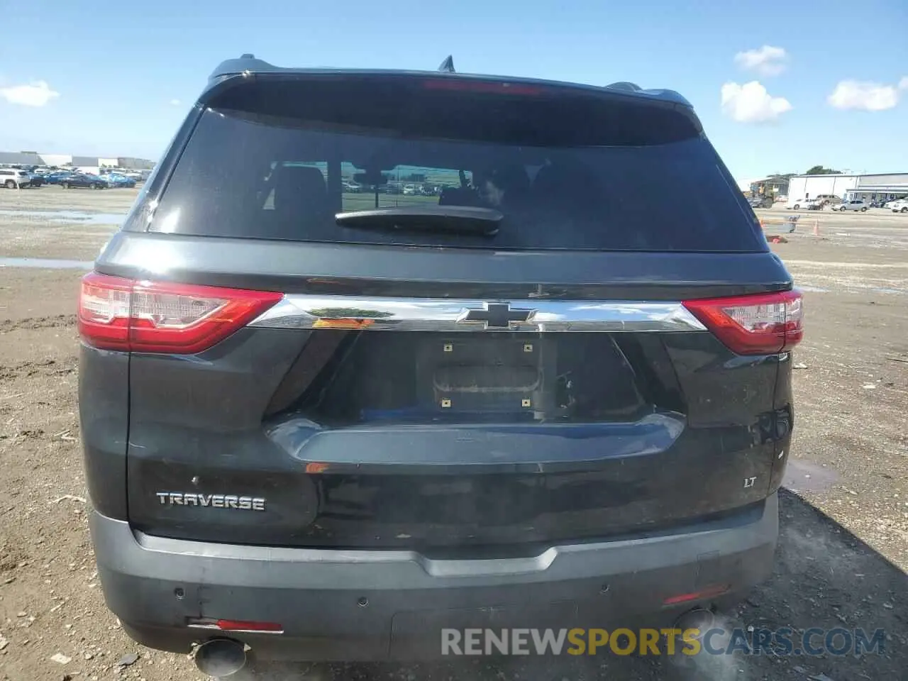 6 Photograph of a damaged car 1GNERGKW0KJ262532 CHEVROLET TRAVERSE 2019