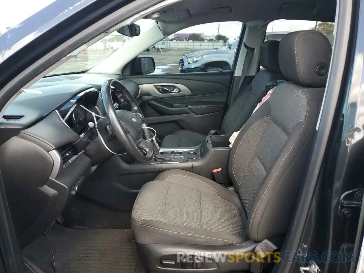 7 Photograph of a damaged car 1GNERGKW0KJ262532 CHEVROLET TRAVERSE 2019