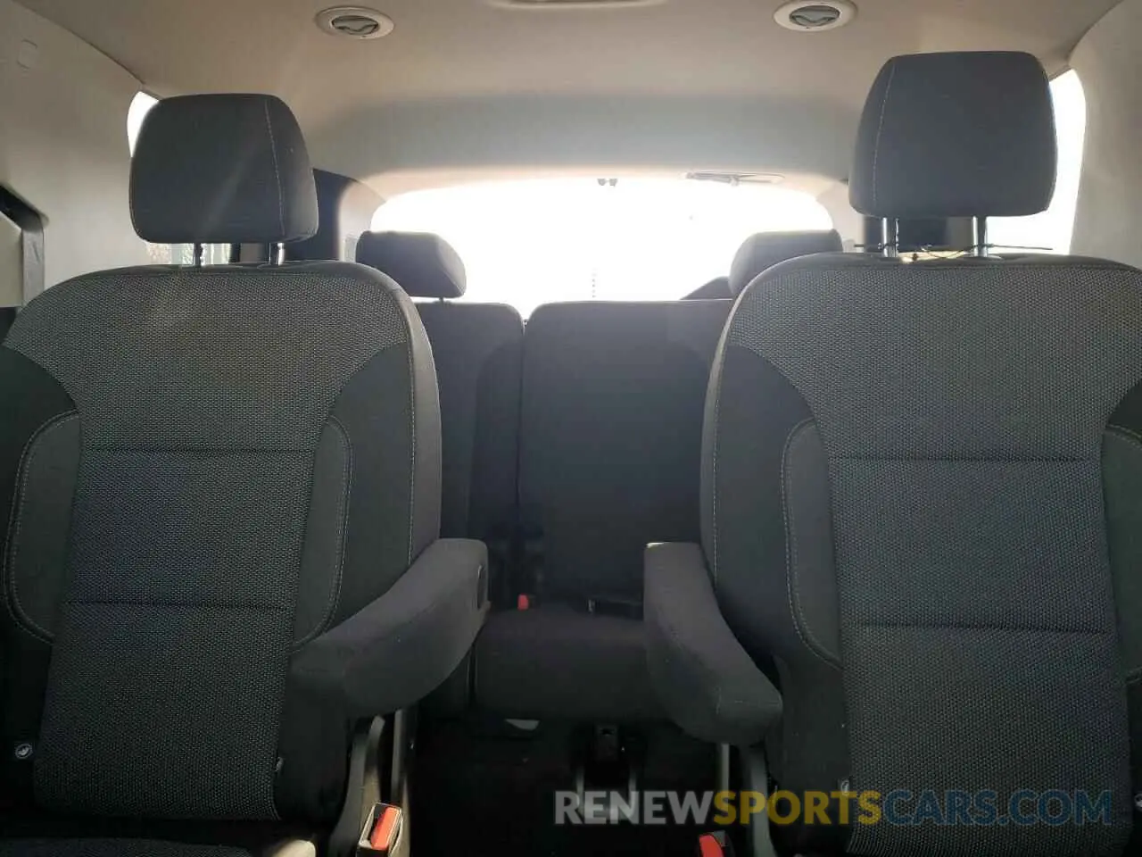 10 Фотография поврежденного автомобиля 1GNERGKW1KJ100280 CHEVROLET TRAVERSE 2019