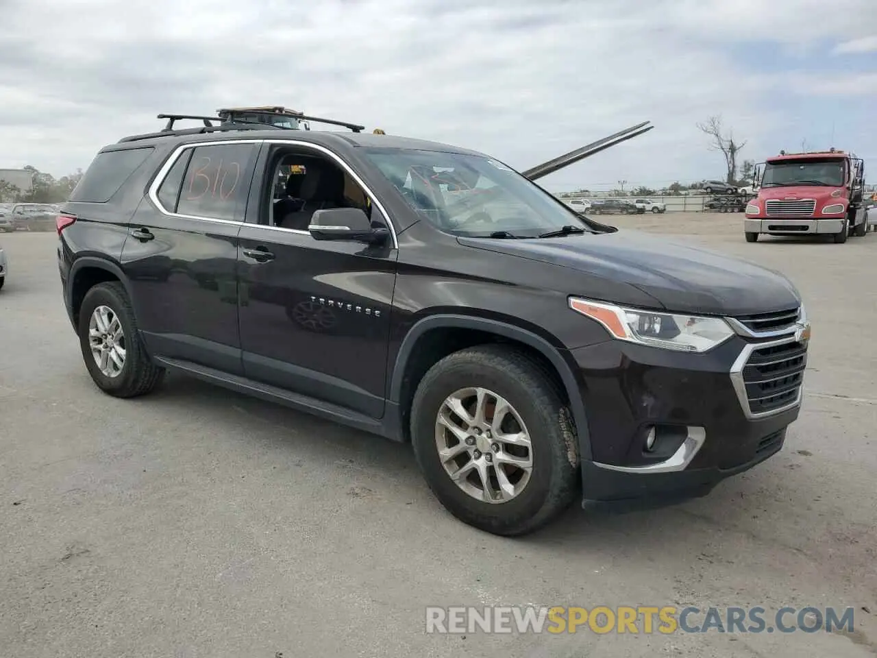 4 Photograph of a damaged car 1GNERGKW1KJ107147 CHEVROLET TRAVERSE 2019