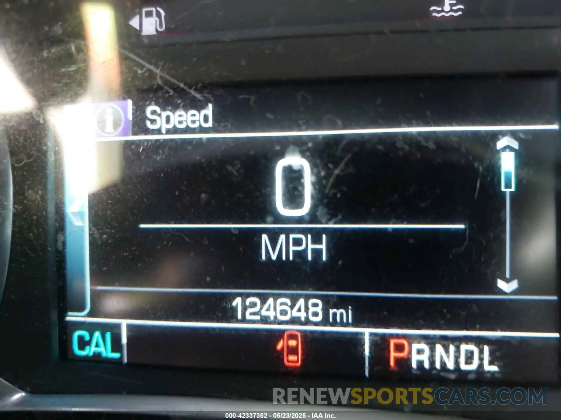 16 Photograph of a damaged car 1GNERGKW1KJ187369 CHEVROLET TRAVERSE 2019
