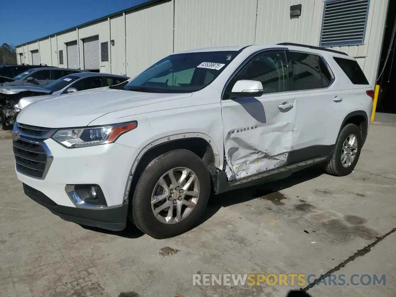 1 Photograph of a damaged car 1GNERGKW1KJ258196 CHEVROLET TRAVERSE 2019
