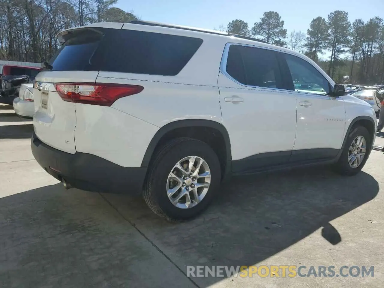 3 Photograph of a damaged car 1GNERGKW1KJ258196 CHEVROLET TRAVERSE 2019