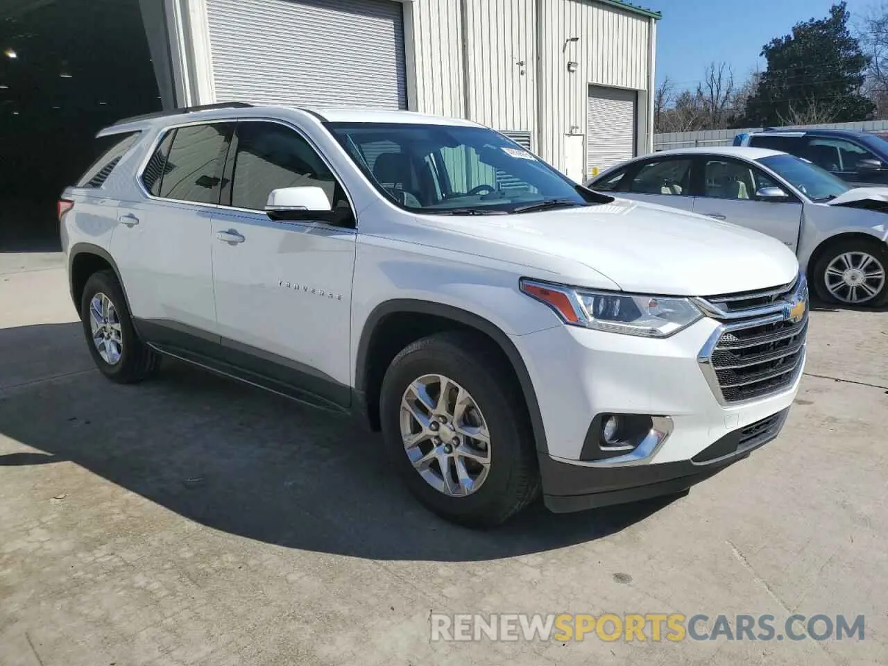 4 Photograph of a damaged car 1GNERGKW1KJ258196 CHEVROLET TRAVERSE 2019
