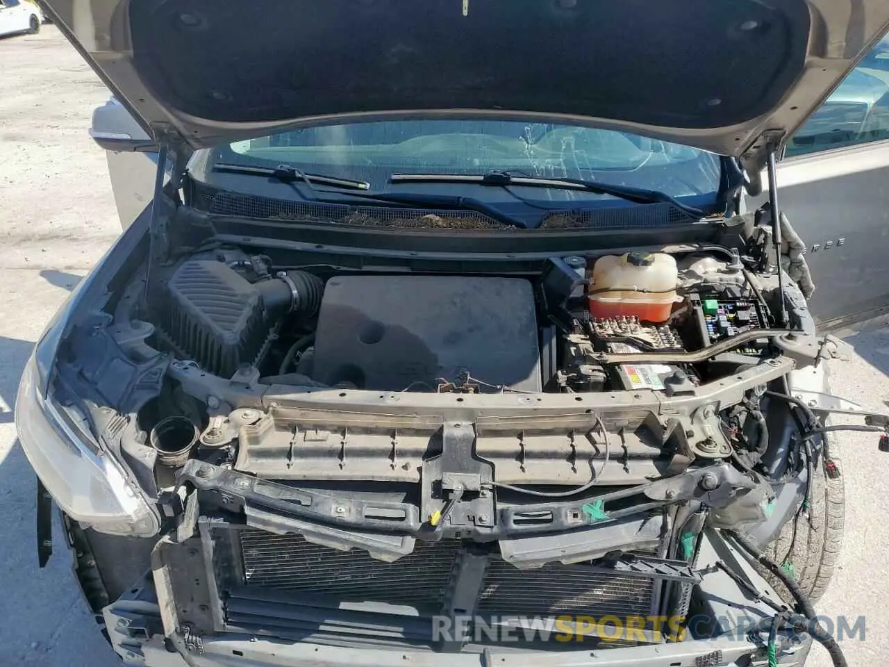 12 Photograph of a damaged car 1GNERGKW2KJ163789 CHEVROLET TRAVERSE 2019