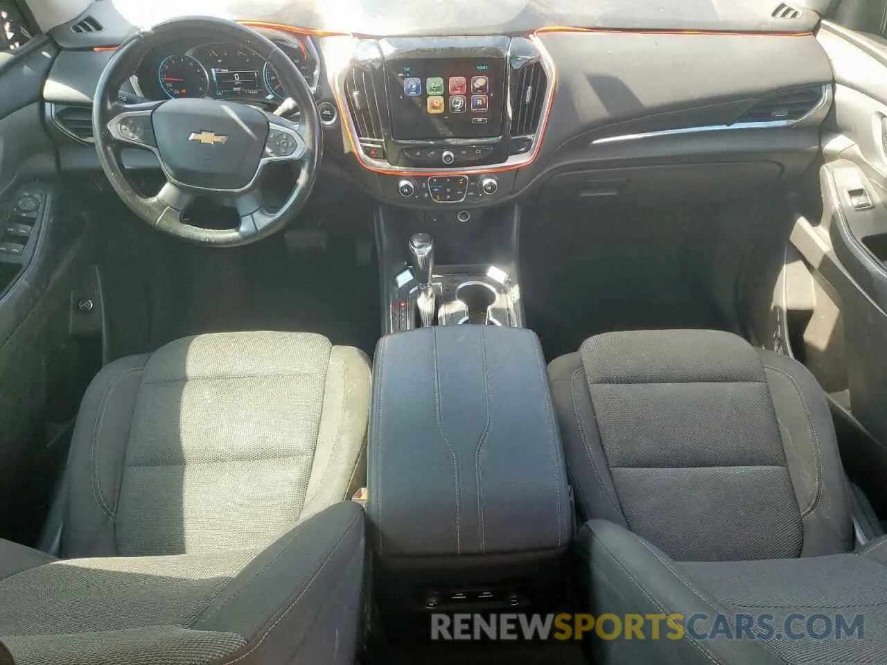 8 Photograph of a damaged car 1GNERGKW2KJ163789 CHEVROLET TRAVERSE 2019