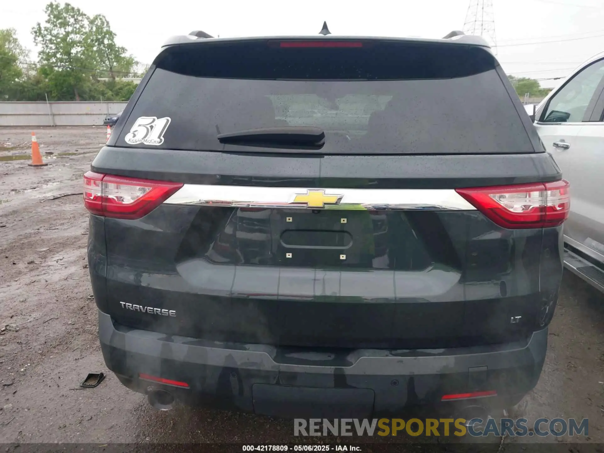 16 Photograph of a damaged car 1GNERGKW2KJ225269 CHEVROLET TRAVERSE 2019