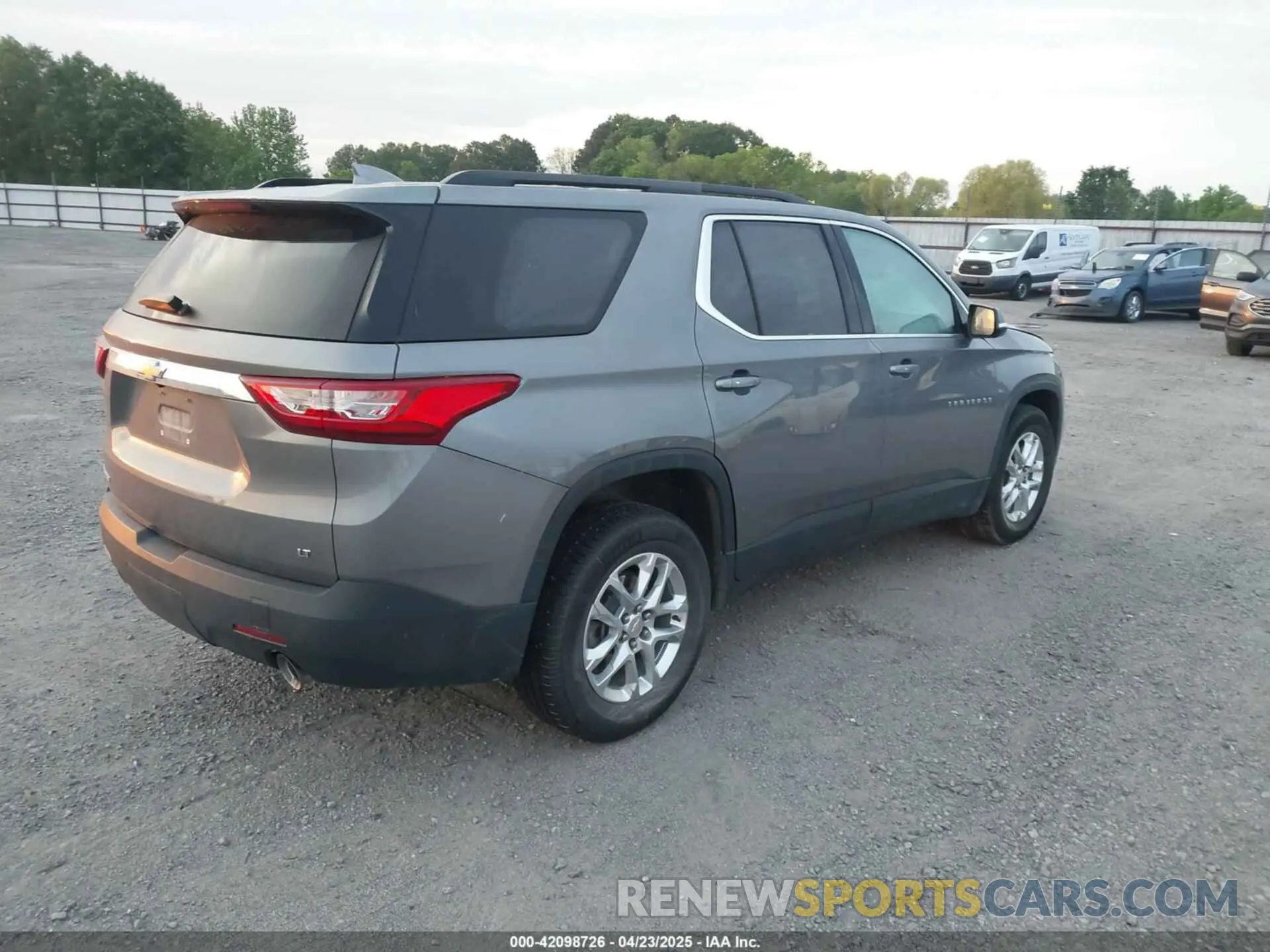 4 Фотография поврежденного автомобиля 1GNERGKW2KJ272317 CHEVROLET TRAVERSE 2019