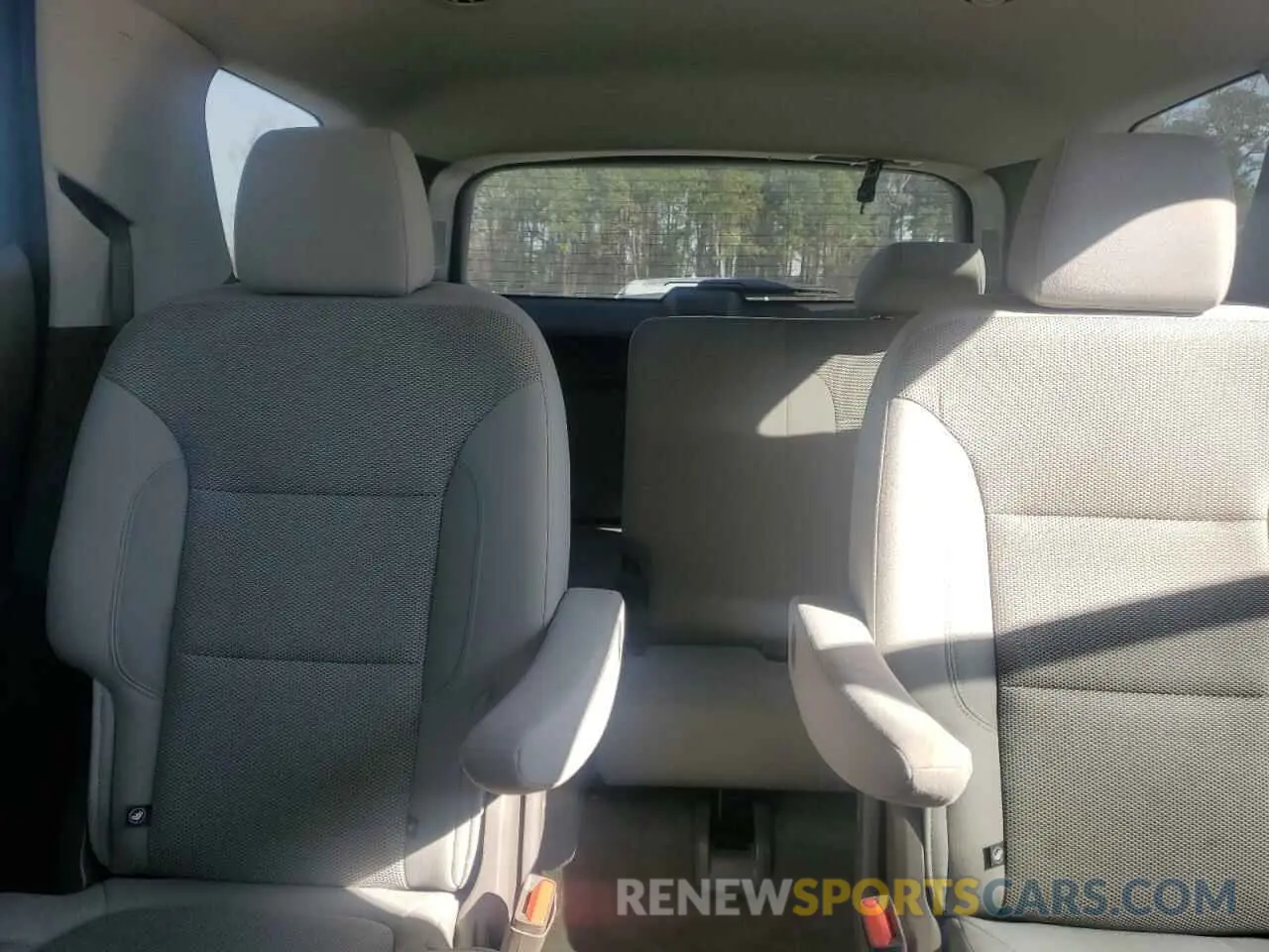 10 Photograph of a damaged car 1GNERGKW3KJ287862 CHEVROLET TRAVERSE 2019