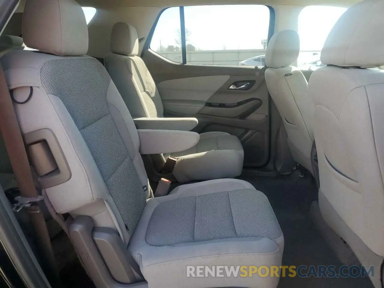 11 Photograph of a damaged car 1GNERGKW3KJ287862 CHEVROLET TRAVERSE 2019
